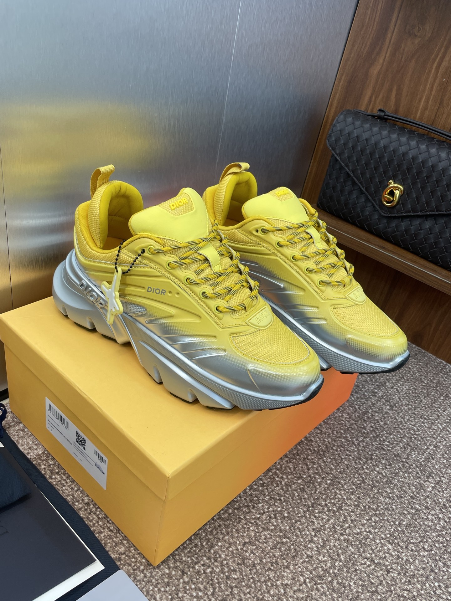 “High-End Men’s Fashion Shoes: Dior Dio 2025 Springs and Summers Lovers B44 Collection” - 图片 1