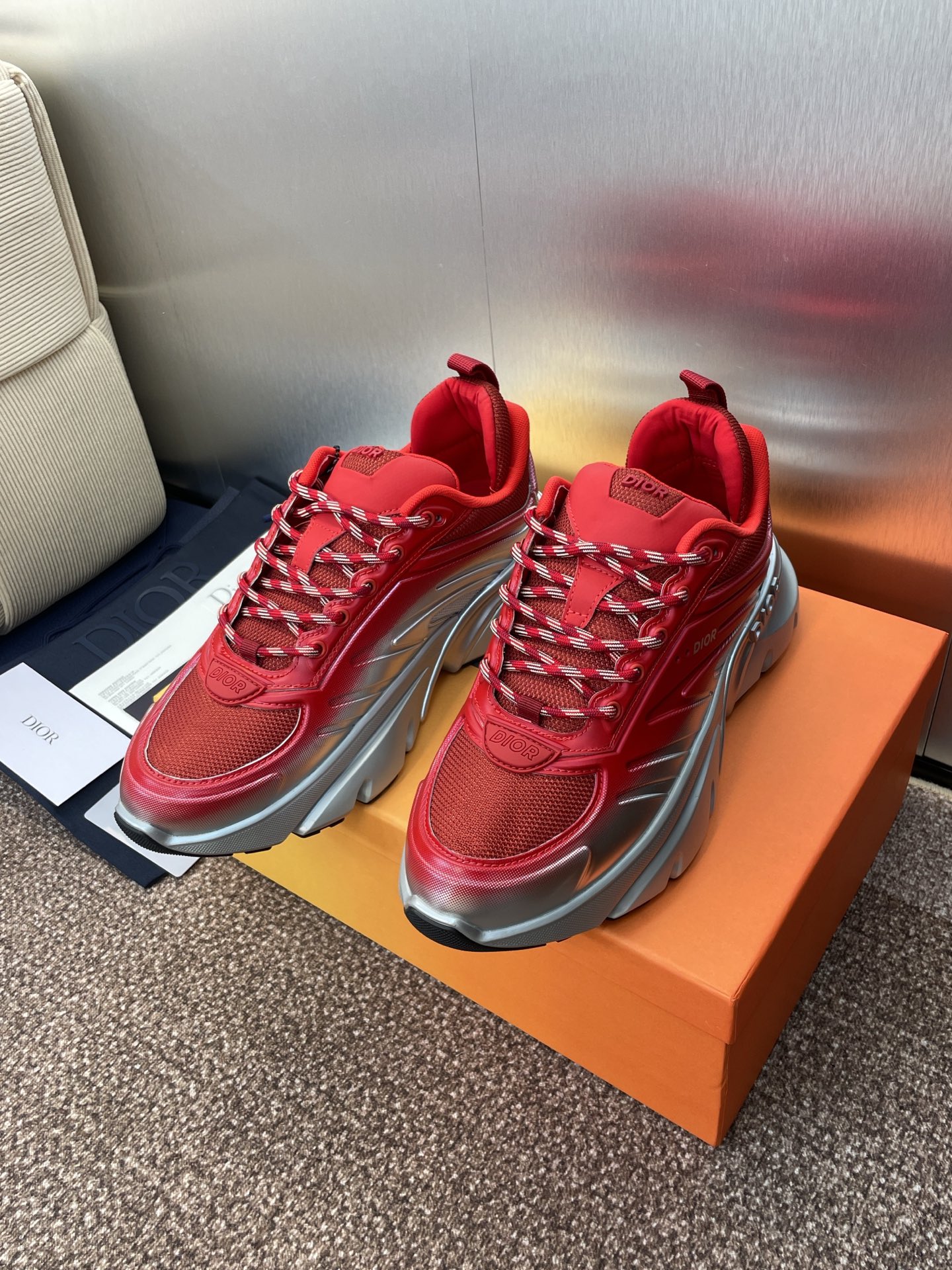High-End Male Fashion Shoes: Dior Dio 2025 Springs and Summers Lovers B44 – P936 Price, CD-Letter Logo, Star-Simulator Design - 图片 2