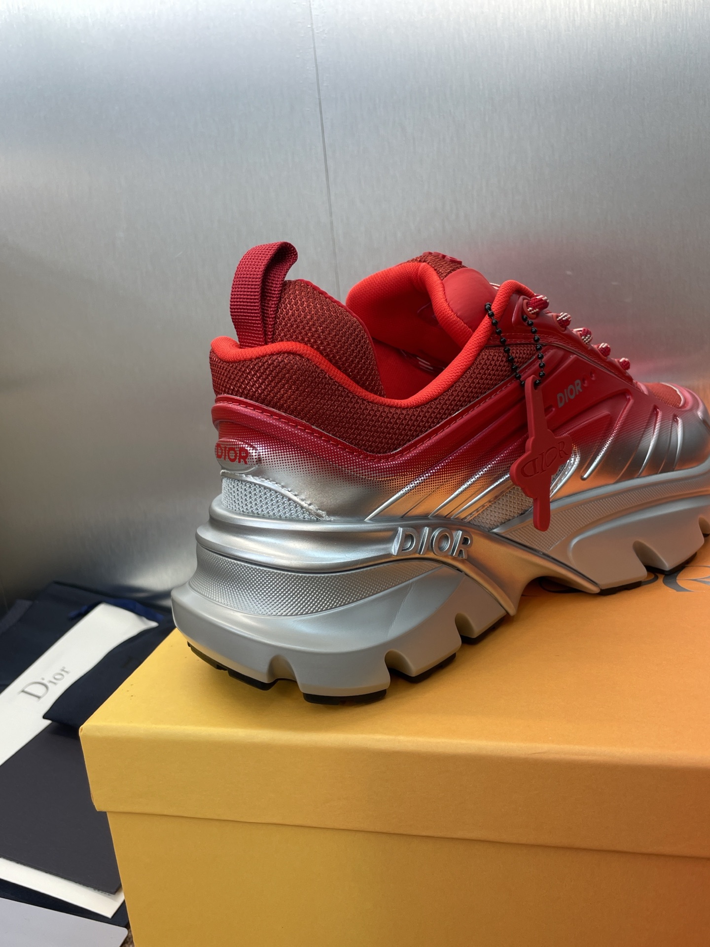 High-End Male Fashion Shoes: Dior Dio 2025 Springs and Summers Lovers B44 – P936 Price, CD-Letter Logo, Star-Simulator Design - 图片 9