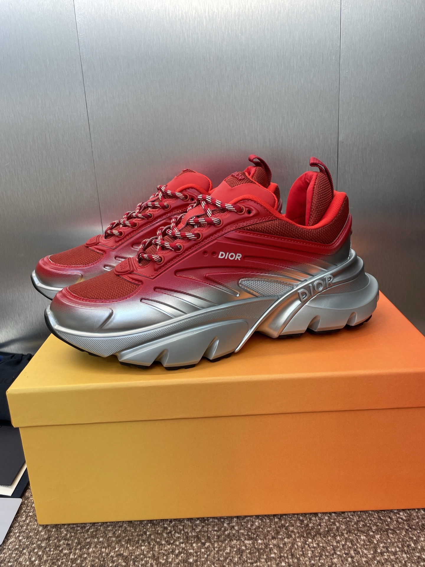 High-End Male Fashion Shoes: Dior Dio 2025 Springs and Summers Lovers B44 – P936 Price, CD-Letter Logo, Star-Simulator Design - 图片 4