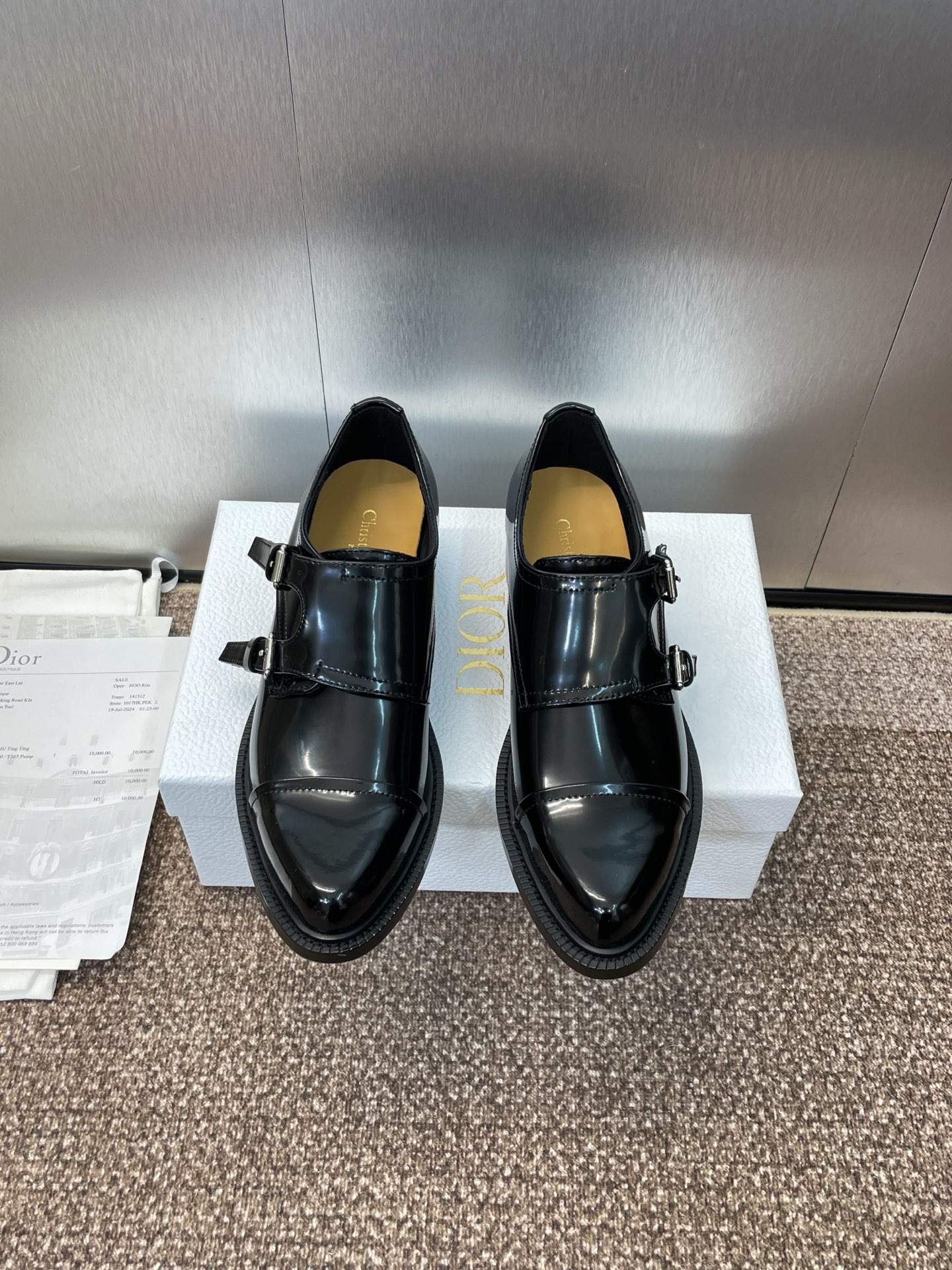 NO:461754,Dior DIOR 2025 autumn and winter new D-Iviera series deep-lipped derby Chelsea women's shoes CD letter logo hardware belt buckle pointed toe low heel retro loafer shoes Material: imported upper beaded beaded cowhide + water dyed cowhide inner lining + original molded outsole Heel height: 3.5CM Size: 35-42 (40.41.42 Customized without return or replacement), leather shoes, dior, dior, loafers, cowhide19860909迪奥 DIOR 2025秋冬新款 D-Iviera系列深口徳比切尔西女鞋 CD字母logo 五金皮带扣尖头低跟复古乐福单鞋 材质:鞋面进口开边珠牛皮+水染牛皮内里+原版开模大底 跟高:3.5CM Size: 35-42(40.41.42定做不退不换）,皮鞋,dior,dior,loafers,cowhide,Women's Shoes