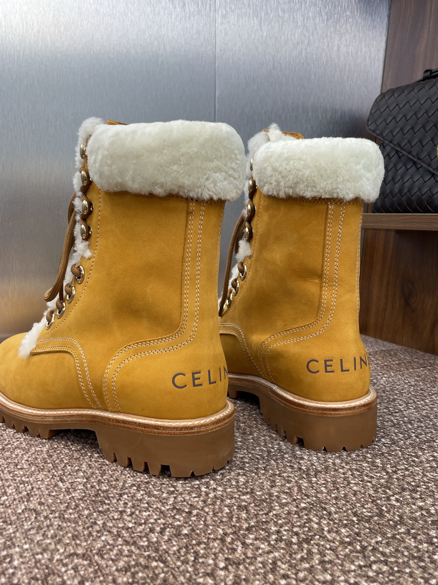 CELINE秋冬情侣新款羊羔毛低跟系带机车短靴 赛琳字母logo拼色休闲骑士雪地靴 男士+10材质：鞋面