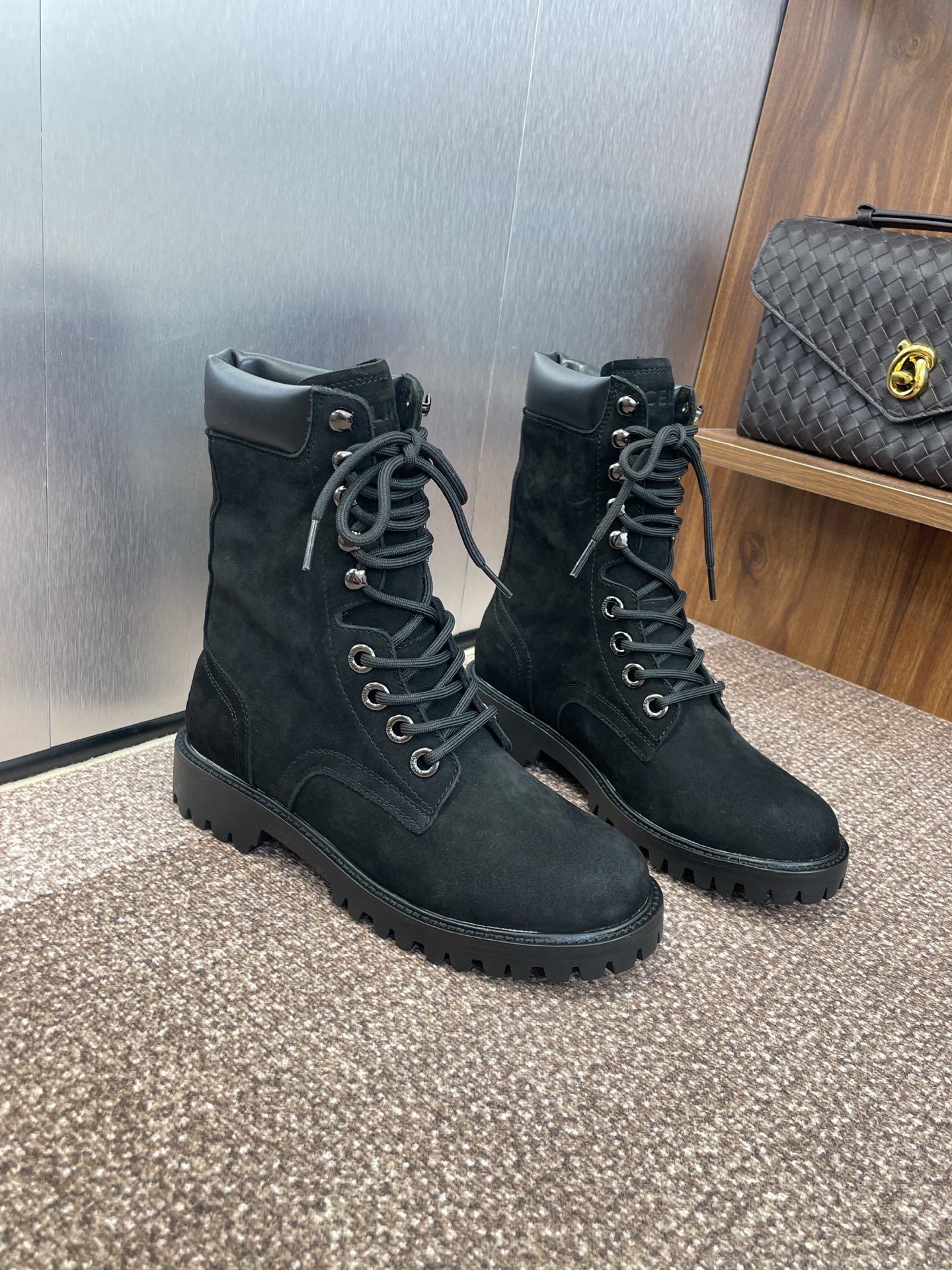 CELINE 秋冬情侣新款低跟系带机车短靴 赛琳字母logo拼色休闲骑士登山靴 男士+10材质：鞋面进口