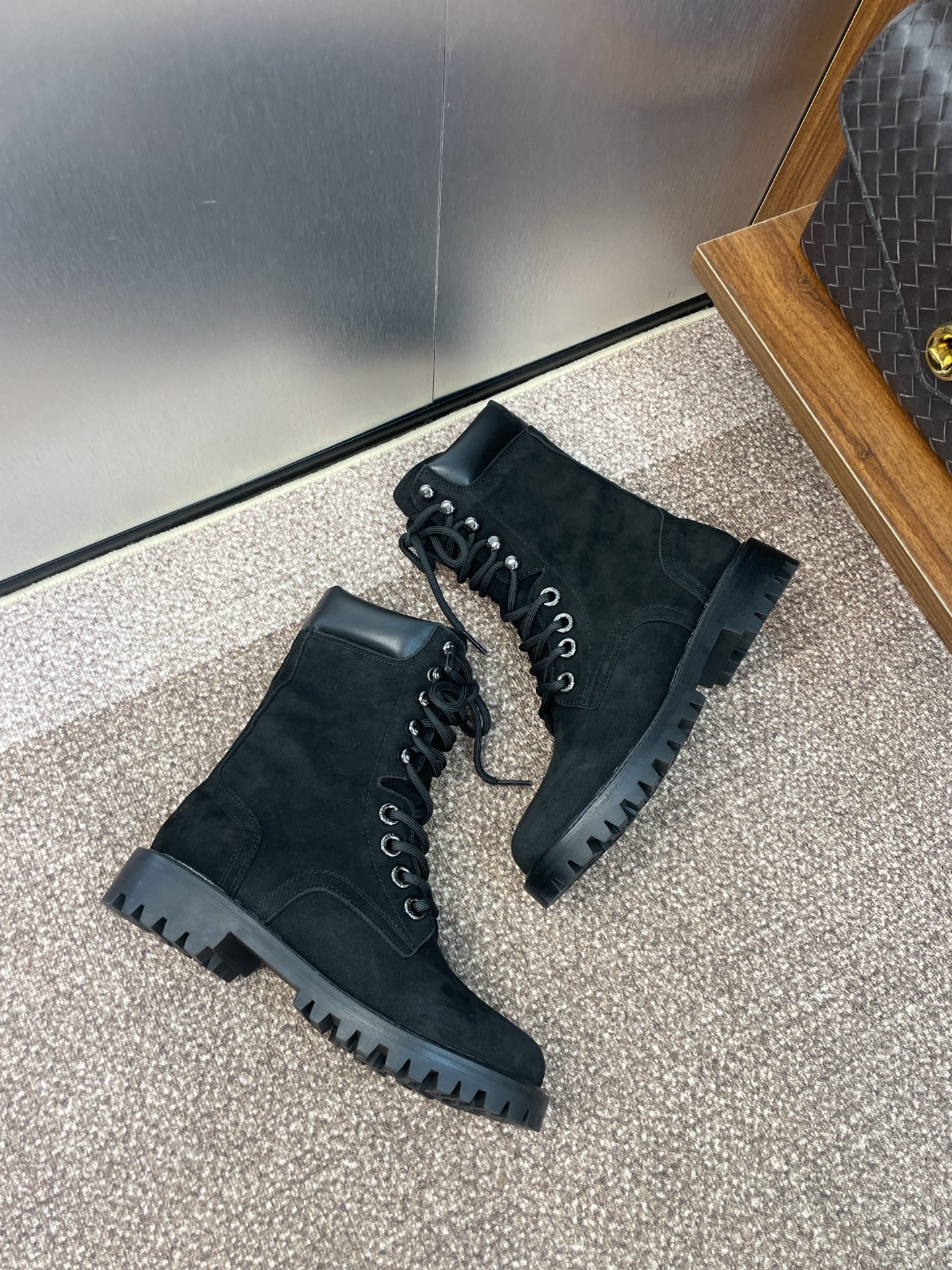 CELINE 秋冬情侣新款低跟系带机车短靴 赛琳字母logo拼色休闲骑士登山靴 男士+10材质：鞋面进口