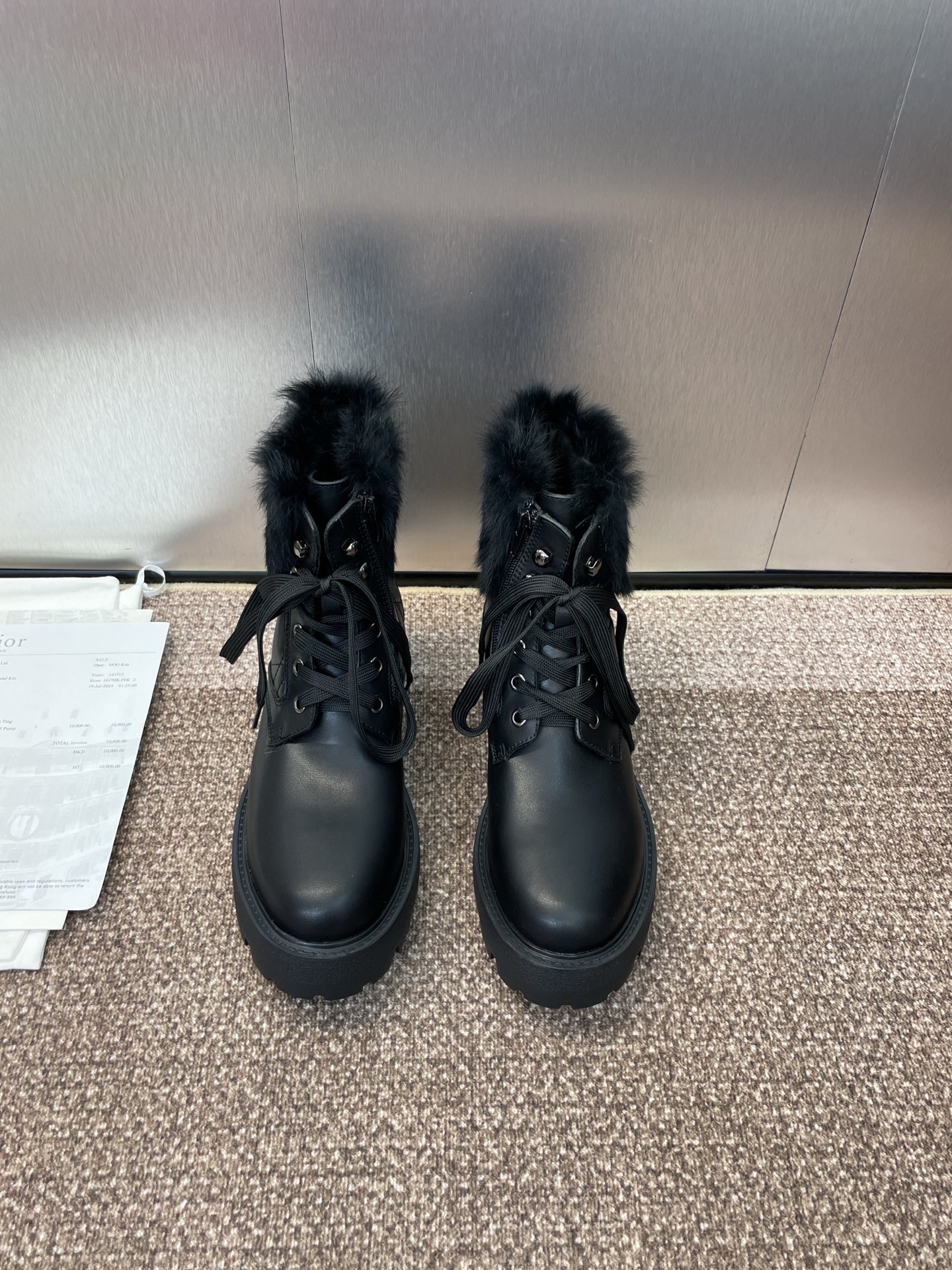 NO:478074,:Cloth/Leather Dior New D-Majo Wool Rat plaid plaid electric embroidered women's short boots Celebrity same CD letter logo lace-up motorcycle boots Low heel thick sole round toe lace-up knight boots Material upper imported calfskin + water dyed sheepskin inner footbed + original mold opening Tpu outsole + original mold opening hardware buckle Sole thickness 3.5CM Size35-41 standard code (40.41 custom net disk not returned, boots, dior, dior, boots, cowhide, sheepskin19860909:布面/皮面 Dior 迪奥秋冬新款D-Majo羊毛藤格纹电绣女短靴 明星同款CD字母logo系带机车靴 低跟厚底圆头系带骑士靴 材质鞋面进口小牛皮+水染羊皮内里垫脚+原版开模Tpu大底+原版开模五金扣 底厚3.5CM Size35-41标准码（40.41定制网盘不退,靴子,dior,dior,boots,cowhide,sheepskin,Women's Shoes