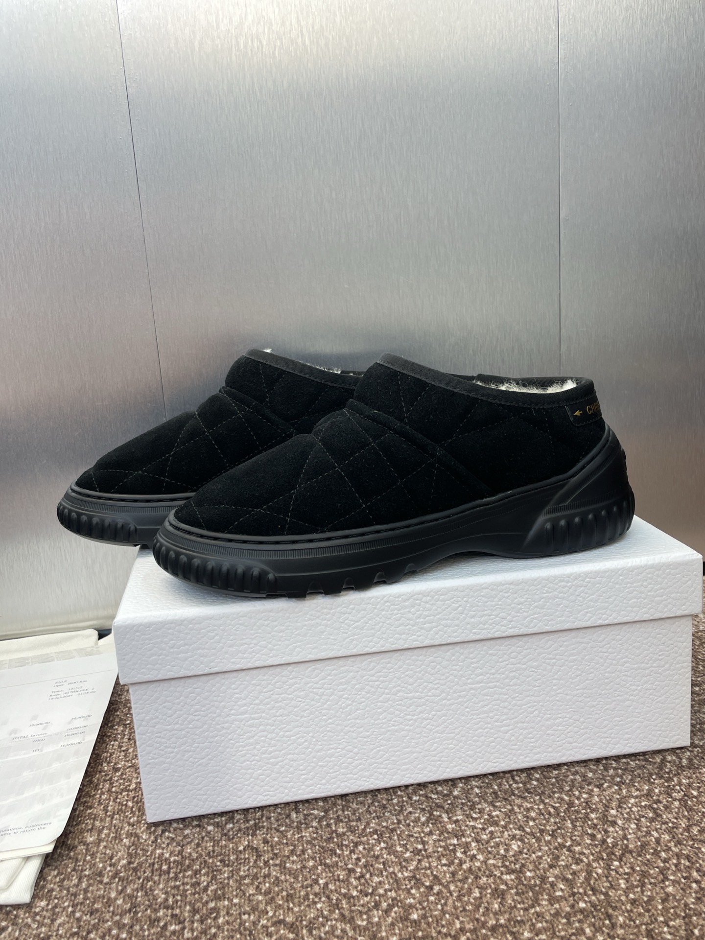 Dior D-Chez Moi Shearling Slippers: Cozy Winter Style 5 i1757450972884 1659 0 3