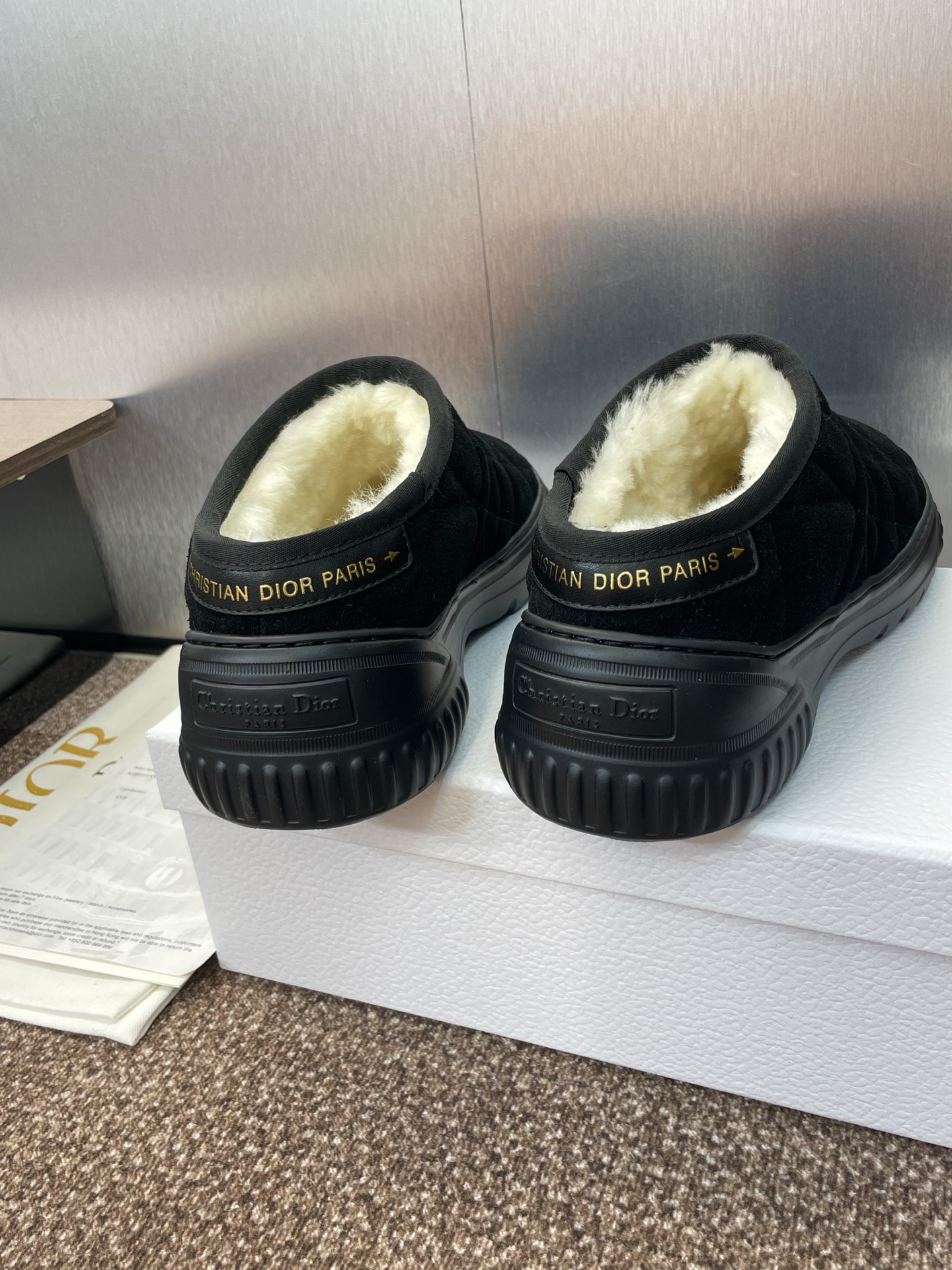 Dior D-Chez Moi Shearling Slippers: Cozy Winter Style 8 i1757450980041 2937 0 6