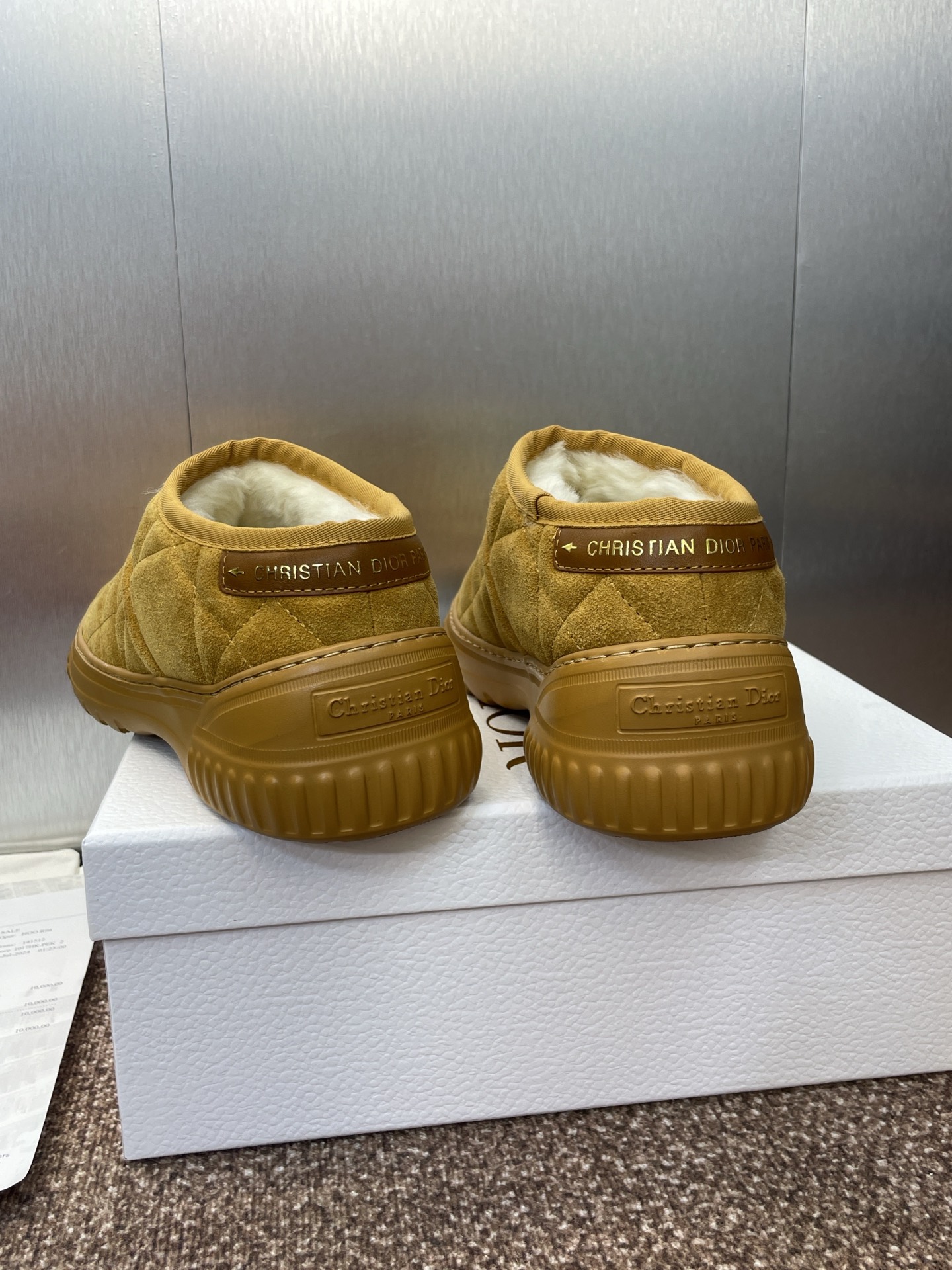 D-Chez Moi Shearling Slippers: Luxurious Comfort with Iconic Cannage Stitching 7 i1757451071646 5245 0 5