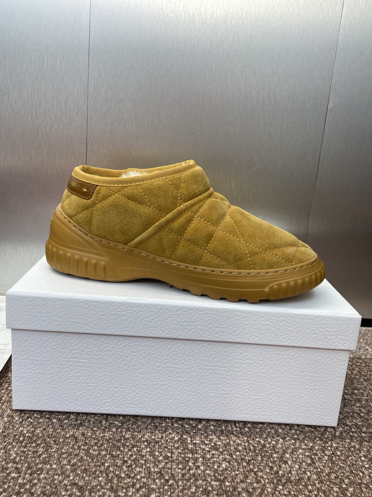 D-Chez Moi Shearling Slippers: Luxurious Comfort with Iconic Cannage Stitching 6 i1757451080288 3394 0 4