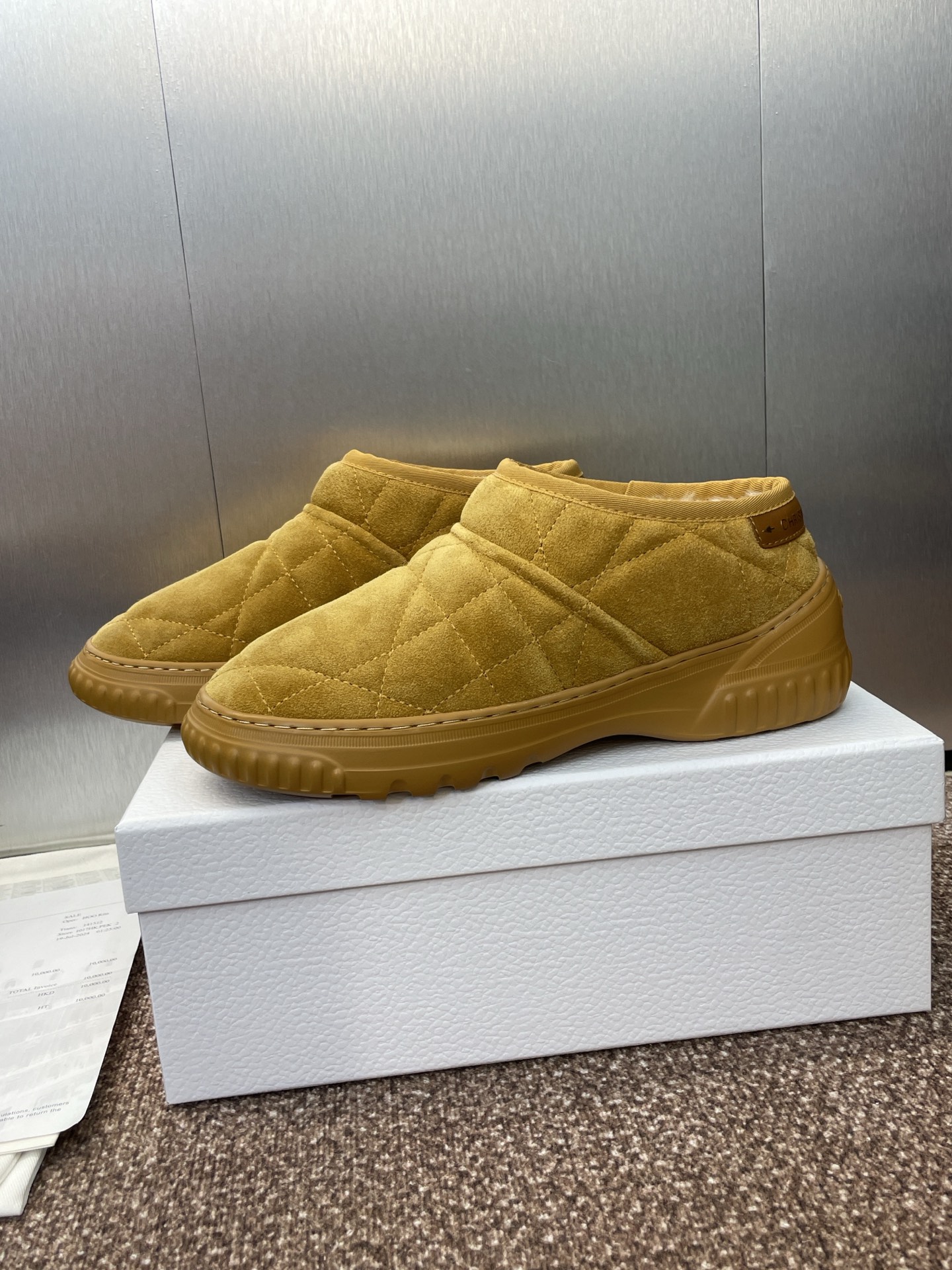 D-Chez Moi Shearling Slippers: Luxurious Comfort with Iconic Cannage Stitching 5 i1757451080292 70 0 3