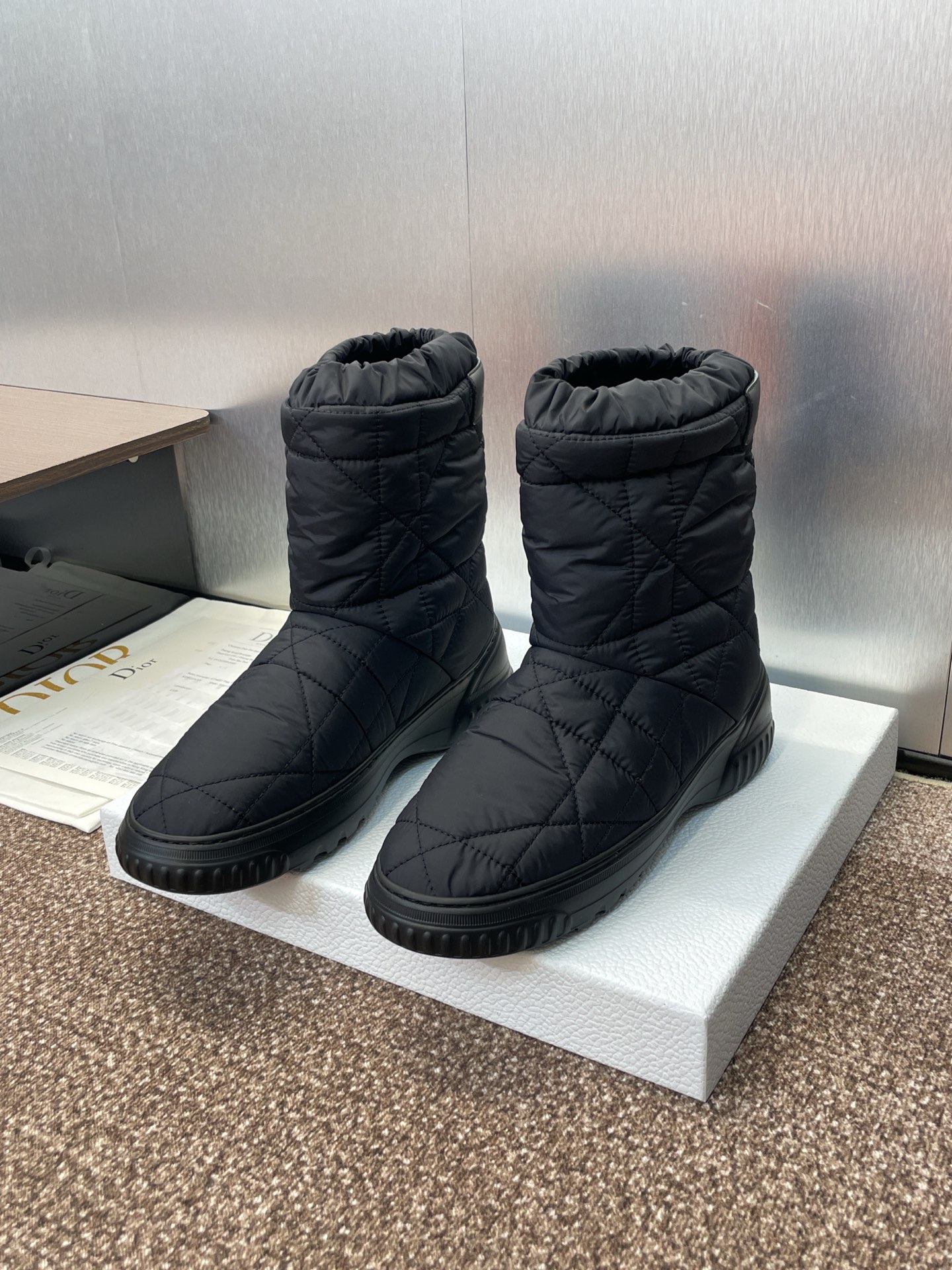 Dior D-Chez Moi Quilted Down Snow Boots - Stylish & Warm for Winter 4 i1757451164052 8007 0 2