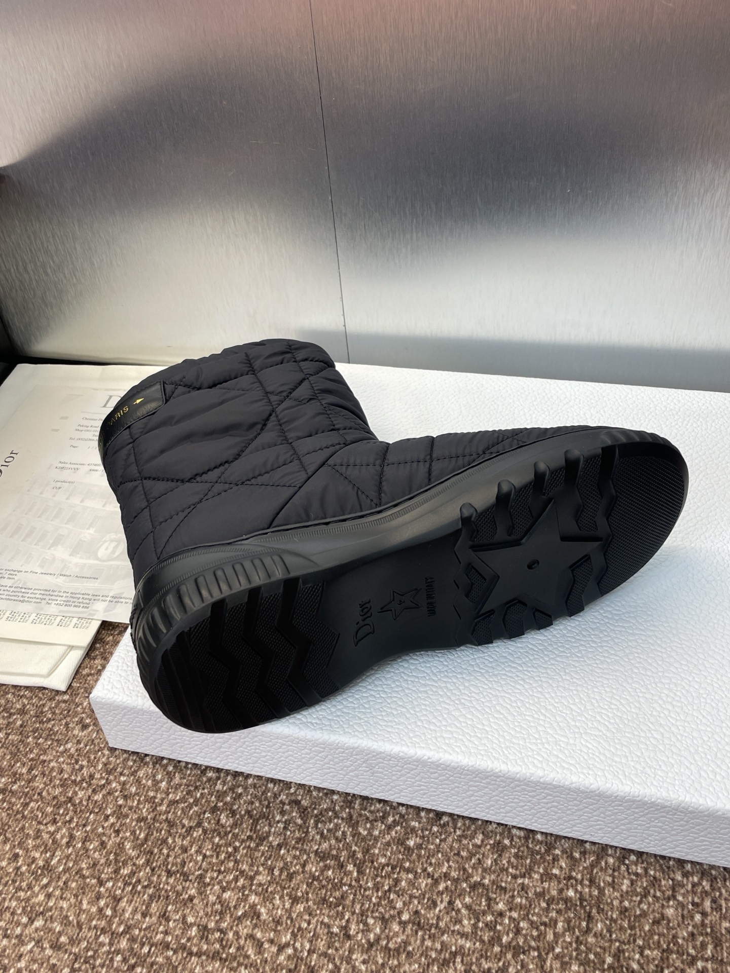 Dior D-Chez Moi Quilted Down Snow Boots - Stylish & Warm for Winter 10 i1757451164081 9749 0 8
