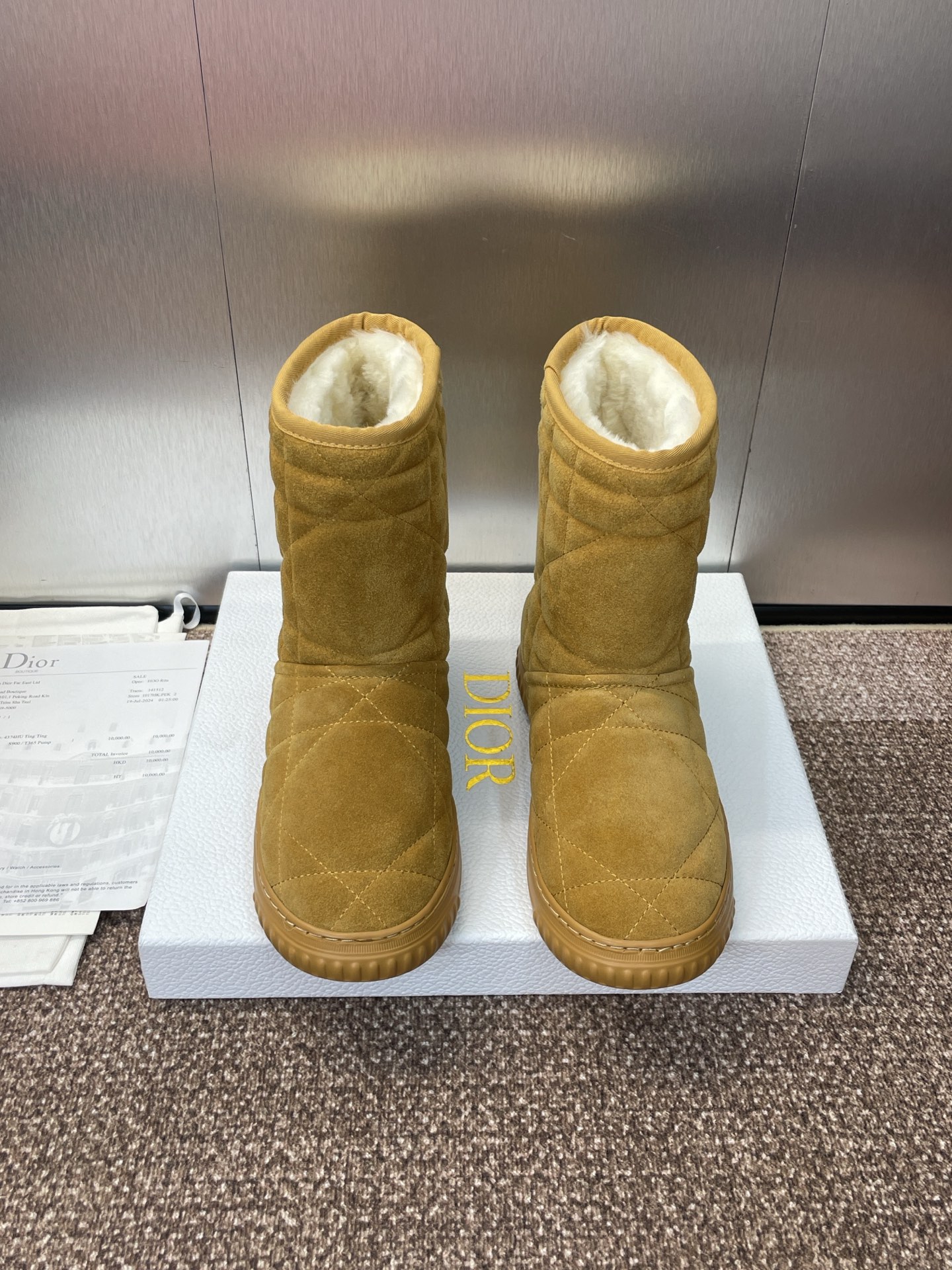 Dior D-Chez Moi Shearling Lined Snow Boots - Winter Warmth & Style 2 i1757451232939 5824 0 0