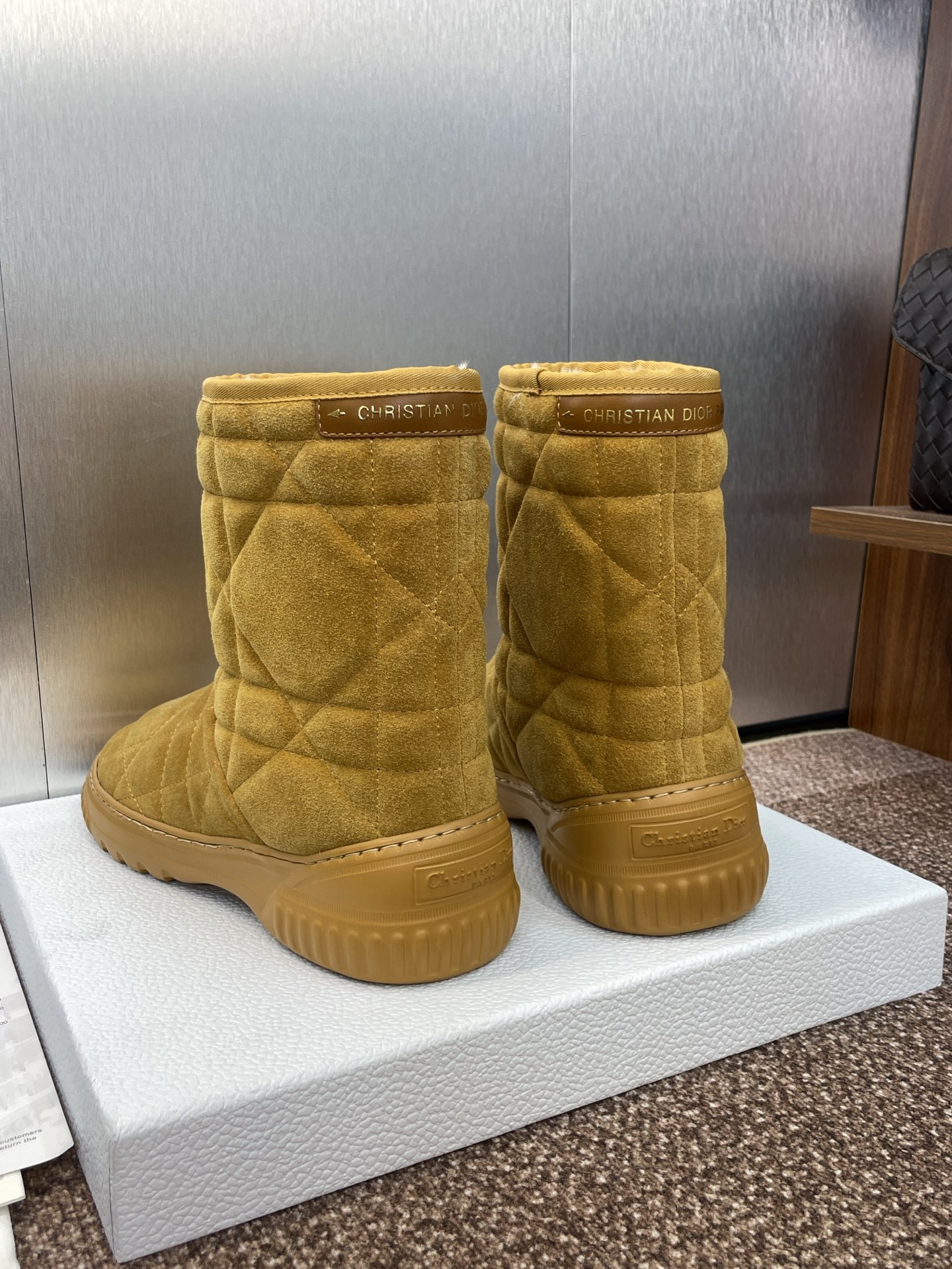 Dior D-Chez Moi Shearling Lined Snow Boots - Winter Warmth & Style 8 i1757451232941 323 0 6