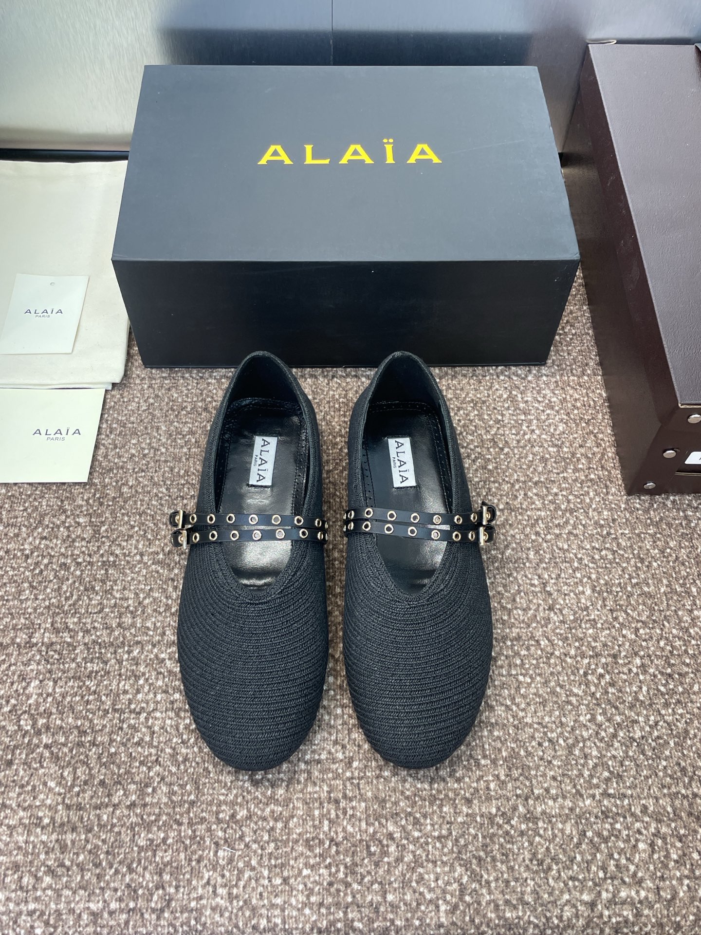 NO:488752,Ordinary box/original leather box Alaia spring and summer new Mary Jane ballet weaving women's shoes ALAIA star same style flat-soled round-toe hardware rivet belt buckle color-block lazy loafer single shoes Material upper imported environmentally friendly breathable raffia weaving technology fabric + water dyed sheepskin lining + original mold open sole Size34-42 (34, 40, 41, 42, custom-made non-return), Mary Jane, alaia, loafers, mary jane, espadrilles, sheepskin19860909普通盒/原版皮盒 阿莱亚春夏新款玛丽珍芭蕾舞编织女鞋 ALAIA明星同款平底圆头五金铆钉皮带扣拼色懒人乐福单鞋 材质鞋面进口环保透气酒椰草编织科技面料+水染羊皮内里+ 原版开模大底 Size34-42（34、40、41、42、定制不退换）,玛丽珍,alaia,loafers,mary jane,espadrilles,sheepskin,Women's Shoes