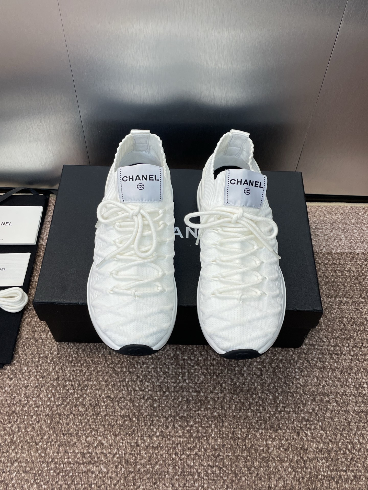 NO:491378,CHANEL Autumn and Winter Classic Series Casual Women's Running Shoes, Xiaoxiang Letter Logo Color Bundle Lace Sports Dad Shoes Material: Original imported upper environmentally friendly and breathable flying fabric + water-dyed sheepskin footbed + original molded Tpu outsole Size35-42 (40.41.42 Customized without return or exchange), casual shoes/sports shoes, chanel, chanel, sneakers, sheepskin19860909CHANEL 香奈儿秋冬经典系列休闲女跑鞋 小香字母logo拼色系带运动老爹鞋 材质:鞋面原版进口环保透气飞织面料+水染羊皮垫脚+原版开模Tpu大底 Size35-42(40.41.42定制不退换),休闲鞋/运动鞋,chanel,chanel,sneakers,sheepskin,Women's Shoes