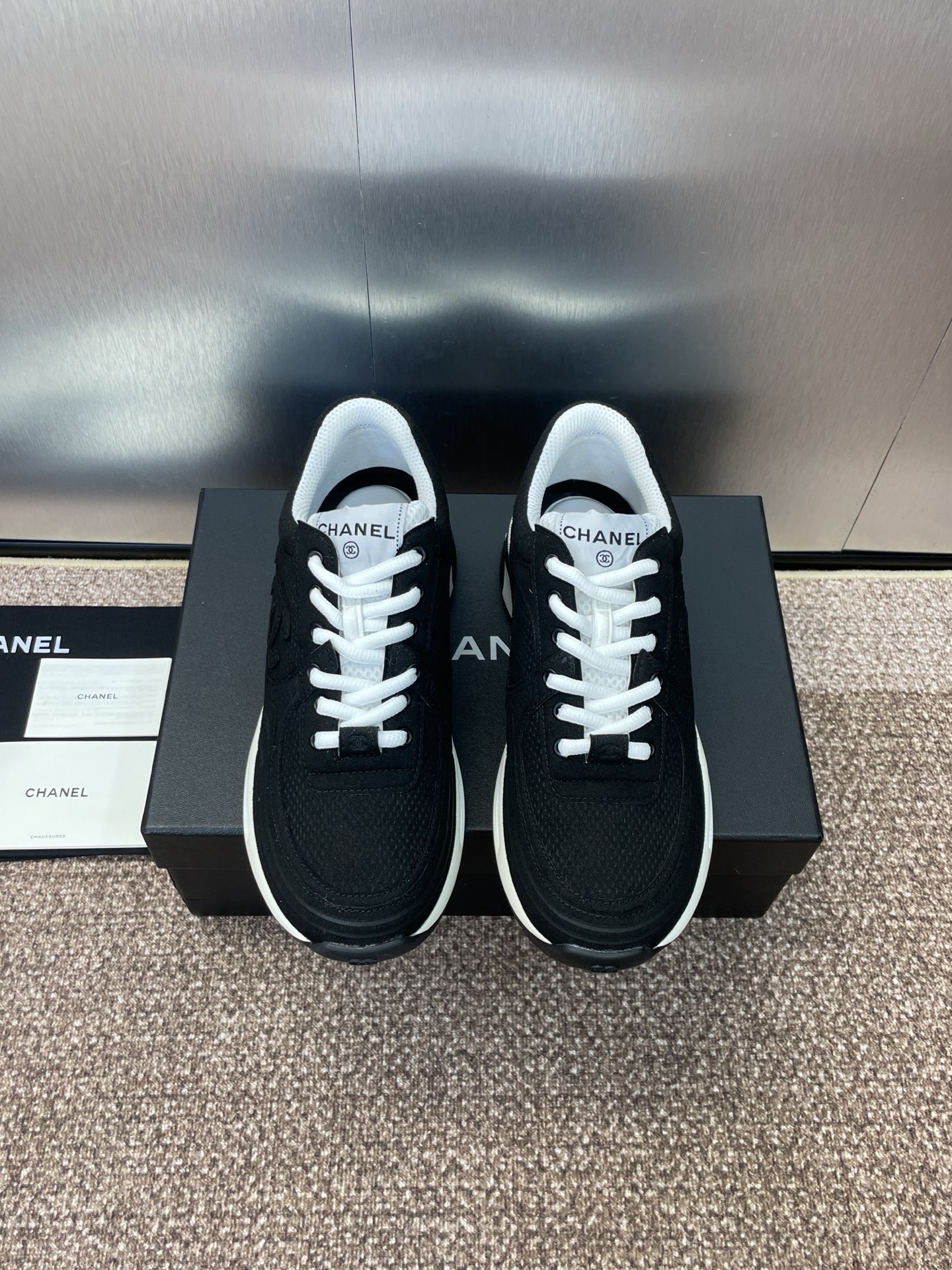 NO:491362,CHANEL Autumn and Winter Classic Series Lace-up Casual Women's Shoes Xiaoxiang Letter Logo Color-blocking Sports Dad Running Shoes Material: The upper is made of imported environmentally friendly breathable mesh fabric/imported technology fabric + sheepskin footbed + double-layer TPU foamed sole Size: 35-42 (40.41.42 Customized without return or exchange), casual shoes/sports shoes, chanel, chanel, sneakers, sheepskin19860909CHANEL 香奈儿秋冬经典系列系带休闲女鞋 小香字母logo拼色运动老爹跑鞋 材质:鞋面采用进口环保透气网眼布/进口科技面料+羊皮垫脚+双层TPU发泡大底 Size:35-42(40.41.42定制不退换),休闲鞋/运动鞋,chanel,chanel,sneakers,sheepskin,Women's Shoes