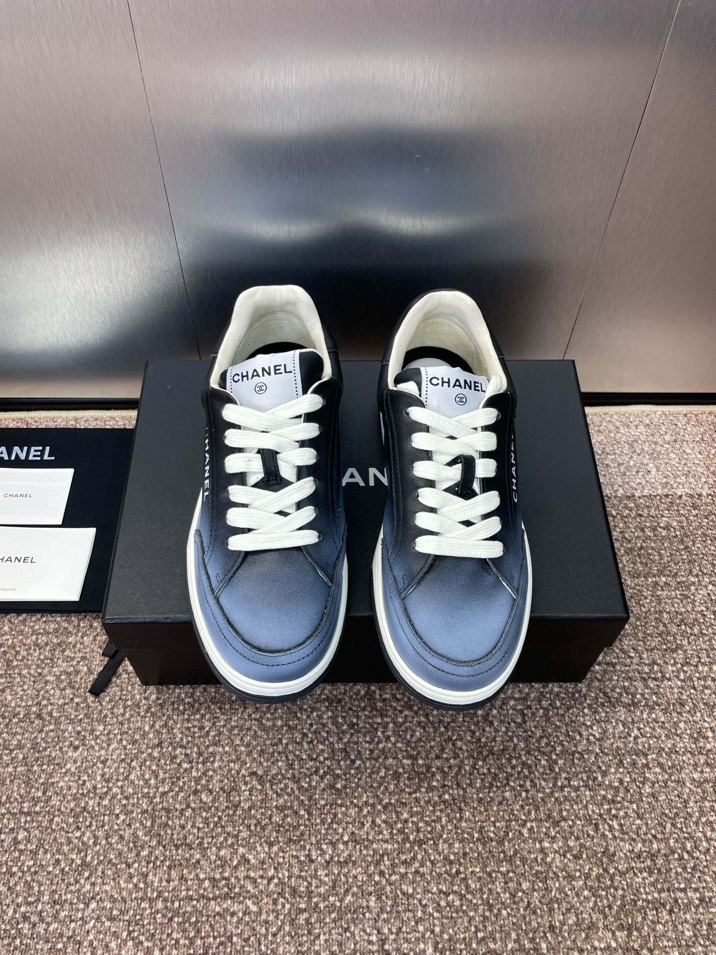 NO:491348,:Women's size/men's size (gradual color craft) CHANEL Autumn and Winter Classic Couple Series Lace-up Casual Shoes Xiaoxiang Letter Logo Thick Sole Round Toe Color Block Sports Skate Shoes Material: Upper Imported Sheep Skin/Imported Calfskin + Water-dyed Sheepskin Inner + Original Open-Model Tpu Outsole Size: Women's size 35-42 (40.41.42 Customized No Return) Men's Size 38-45 (38.45 Customized No Return), Casual Shoes/Sports Shoes, Chanel, Chanel, Sneakers, cowhide, sheepskin, sheep19860909:女码/男码（渐变色工艺） CHANEL 香奈儿秋冬经典情侣款系列系带休闲鞋 小香字母logo厚底圆头拼色运动滑板鞋 材质:鞋面进口羊猄皮/进口小牛皮+水染羊皮内里+原版开模Tpu大底 Size:女码35-42(40.41.42定制不退换)  男码38-45(38.45定制不退换),休闲鞋/运动鞋,chanel,chanel,sneakers,cowhide,sheepskin,sheep,Women's Shoes