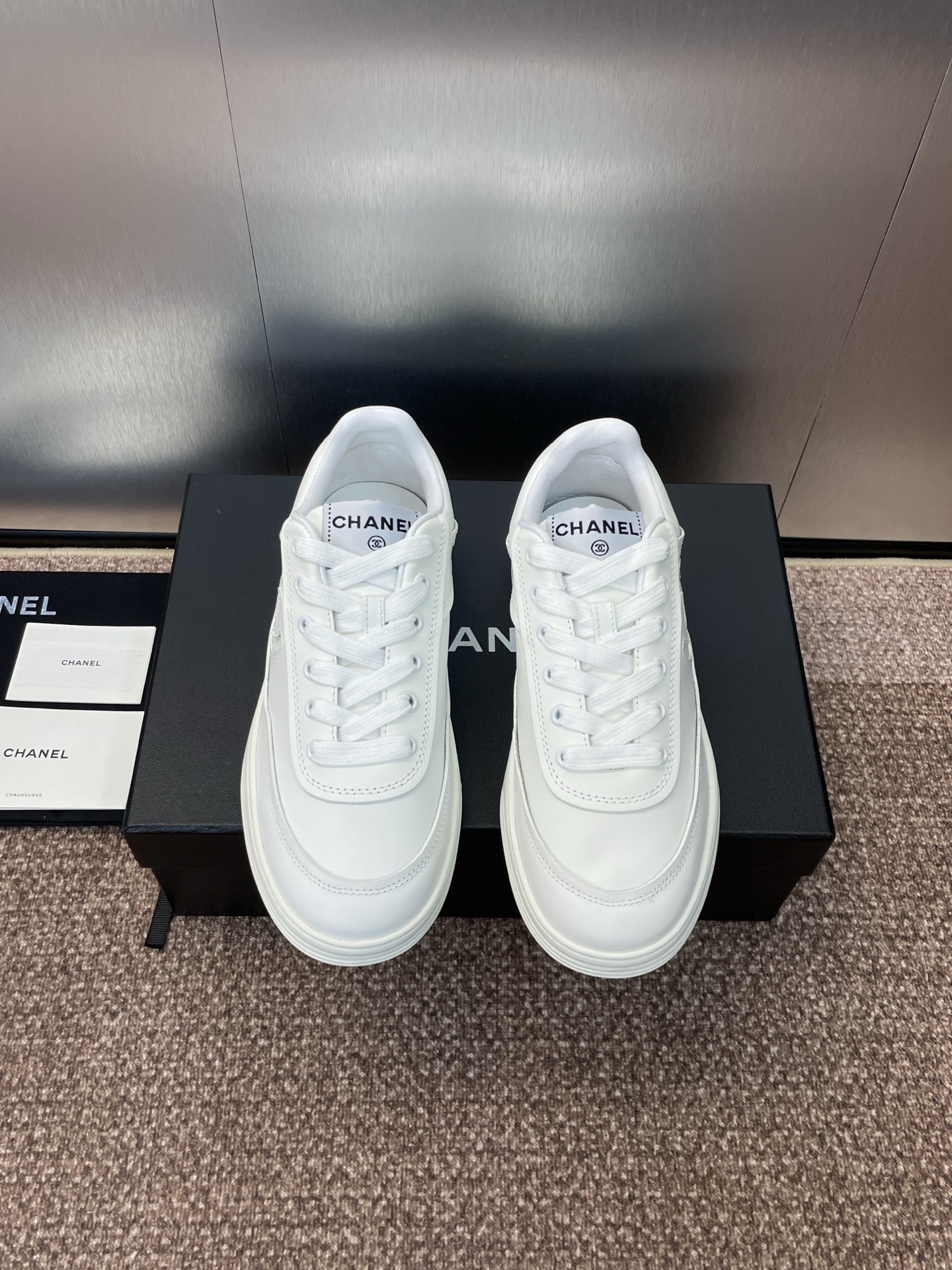 NO:491337,: Women's size P/Men's size CHANEL Autumn and Winter Classic Couple Series Lace-up Casual Shoes Xiaoxiang Letter Logo Thick Sole Round Toe Color-blocking Sports Skateboard Shoes Material: Upper imported sheep leather/imported calfskin + water-dyed sheepskin inner lining + original molded Tpu outsole Size: Women's size 35-42 (40.41.42 custom-made without return and exchange) Men's size 38-45 (38.45 custom-made without return and exchange), casual shoes/sports, chanel, chanel, sneakers, cowhide, sheepskin, sheep19860909:女码P/男码 CHANEL 香奈儿秋冬经典情侣款系列系带休闲鞋 小香字母logo厚底圆头拼色运动滑板鞋 材质:鞋面进口羊猄皮/进口小牛皮+水染羊皮内里+原版开模Tpu大底 Size:女码35-42(40.41.42定制不退换)  男码38-45(38.45定制不退换),休闲鞋/运动鞋,chanel,chanel,sneakers,cowhide,sheepskin,sheep,Women's Shoes