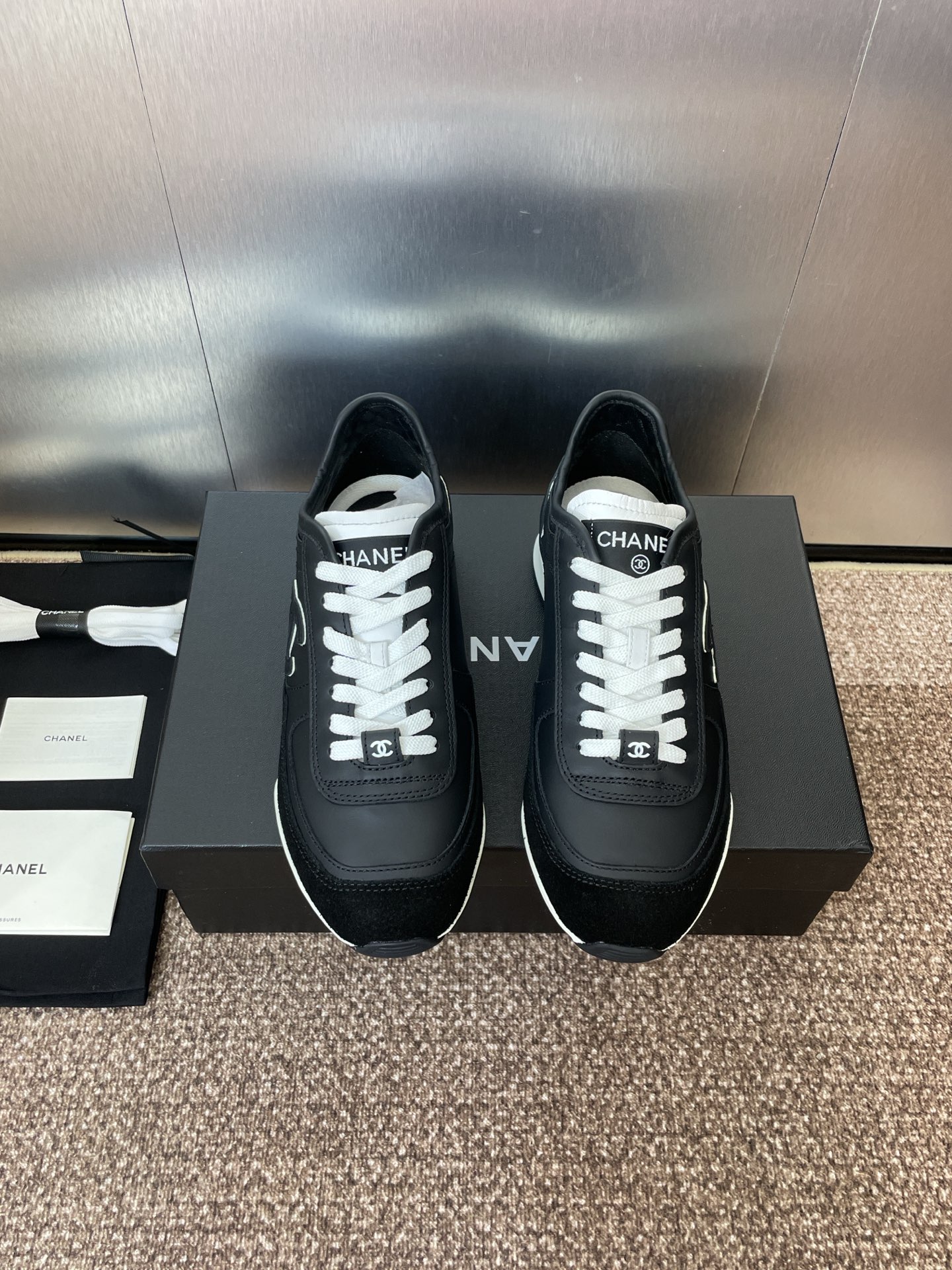 NO:491381,Women's size/men's size CHANEL Autumn and Winter Classic Couple Diamond Embroidered Lace-up Casual Shoes Xiaoxiang Letter Logo Thick Sole Round Toe Color-blocking Sports Dad Running Shoes Material: Upper imported calfskin/imported sheep tiles + environmentally friendly breathable mesh cloth inner lining + water-dyed sheepskin footbed + double-layer TPU foamed sole Size: Women's size 35-42 (40.41.42 custom-made without return and exchange) Men's size 38-45 (38.45 custom-made without return and exchange), casual shoes/sports, chanel, chanel, sneakers, cowhide, sheepskin, sheep19860909女码/男码 CHANEL 香奈儿秋冬经典系列情侣款菱格电绣系带休闲鞋 小香字母logo厚底圆头拼色运动老爹跑鞋 材质:鞋面进口小牛皮/进口羊猄皮+环保透气网眼布内里+水染羊皮垫脚+双层TPU发泡大底 Size:女码35-42(40.41.42定制不退换)  男码38-45（38.45定制不退换）,休闲鞋/运动鞋,chanel,chanel,sneakers,cowhide,sheepskin,sheep,Women's Shoes