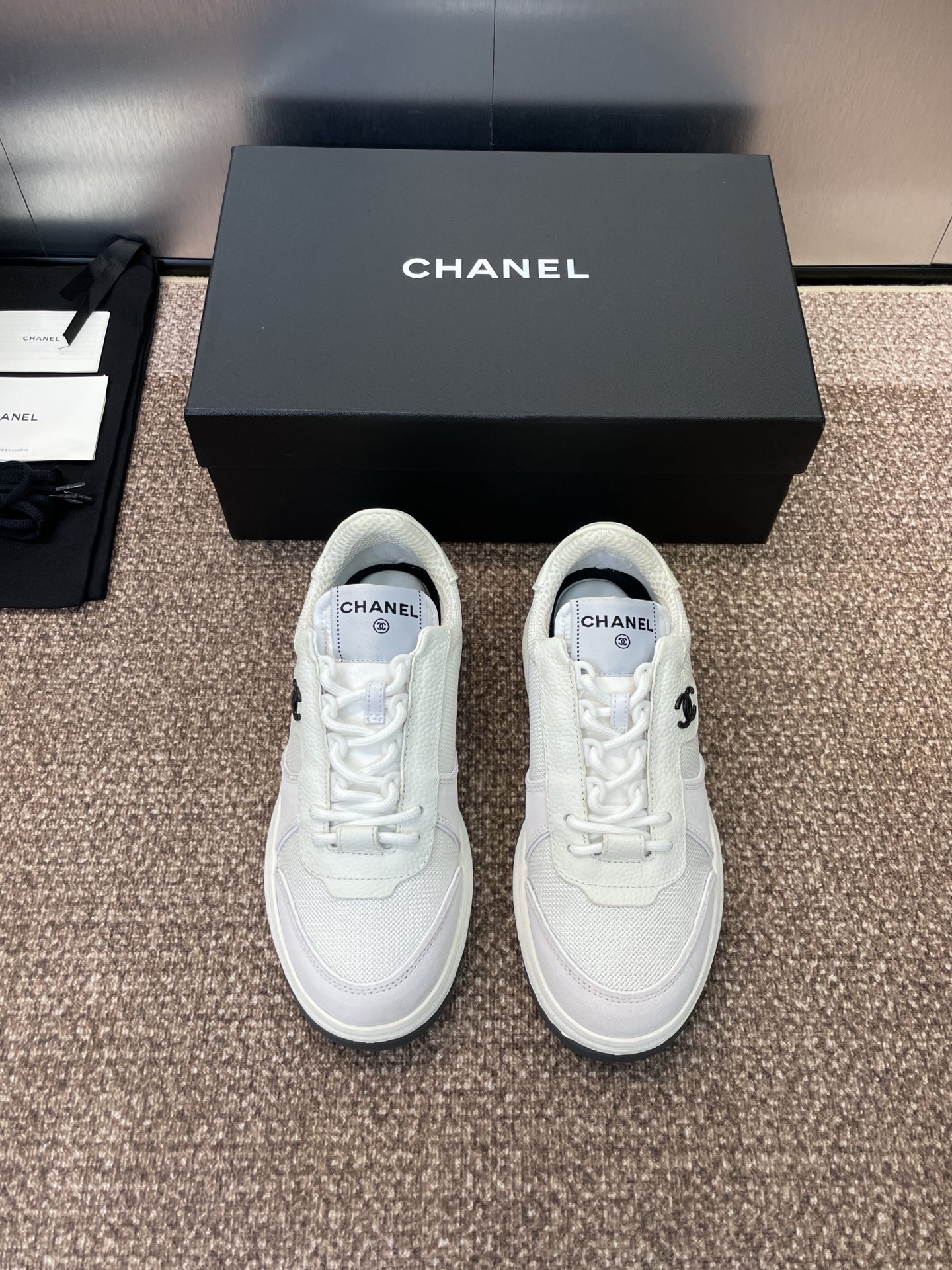 NO:491355,CHANEL Autumn and Winter Classic Series Lace-up Casual Women's Shoes, Xiaoxiang Letter Logo Thick Sole Round Toe Color Block Sports Skateboard Shoes Material: Upper Imported Sheep Leather Splicing Imported Environmentally friendly Breathable Mesh Cloth + Environmentally friendly Breathable Mesh Inner + Original Opening Tpu Outsole Size: Women's Size 35-42 (40.41.42 Customized No Returns and Exchanges), Casual Shoes/Sports Shoes, Chanel, Chanel, Sneakers, Sheep19860909CHANEL 香奈儿秋冬经典系列系带休闲女鞋 小香字母logo厚底圆头拼色运动滑板鞋 材质:鞋面进口羊猄皮拼接进口环保透气网眼布+环保透气网眼内里+原版开模Tpu大底 Size:女码35-42(40.41.42定制不退换),休闲鞋/运动鞋,chanel,chanel,sneakers,sheep,Women's Shoes