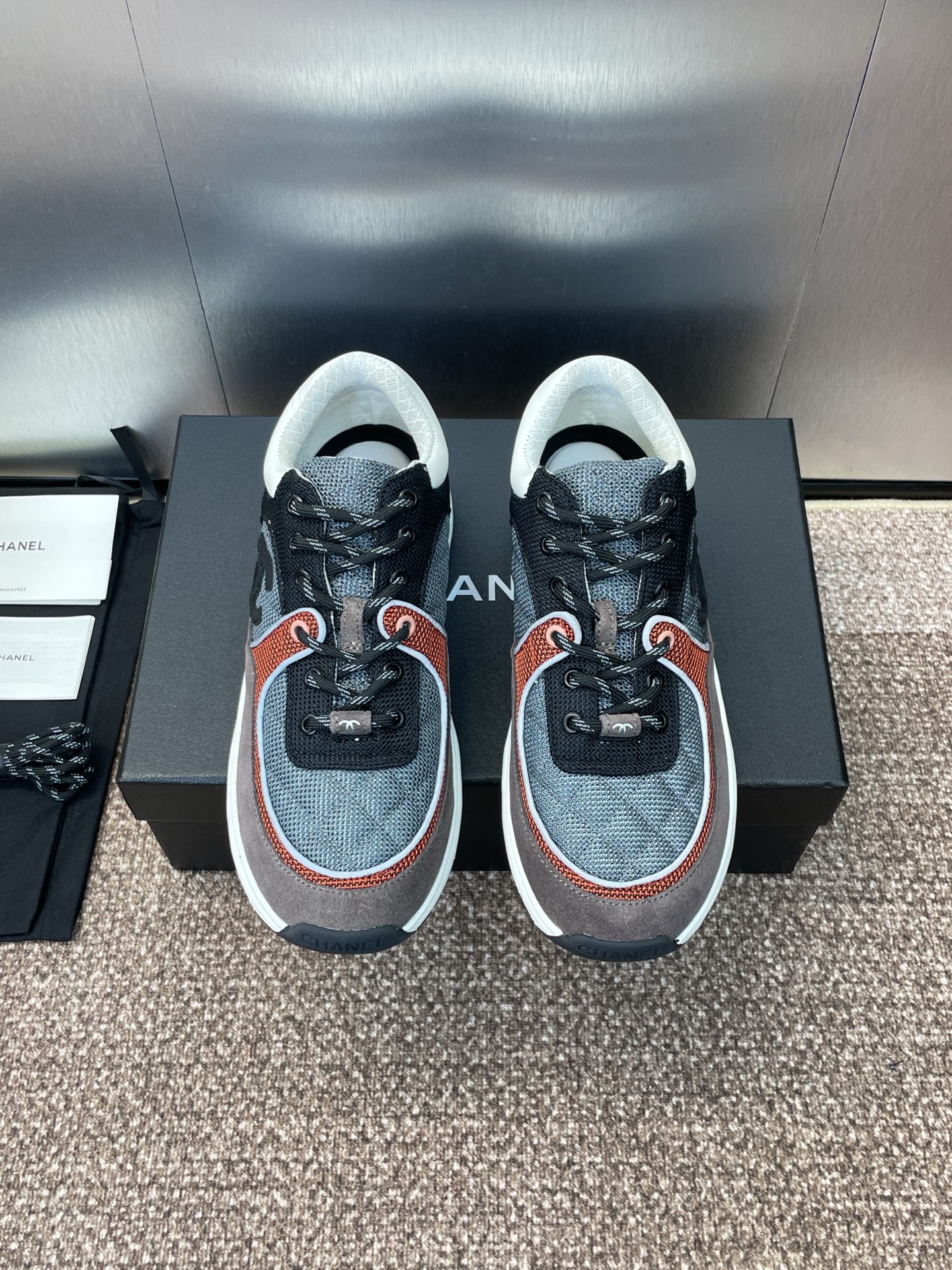 NO:490074,Women's size/men's size CHANEL Autumn and Winter Classic Series Couple Lace-up Casual Shoes Small Xiangling Electric Embroidered Letter Logo Thick Sole Round Toe Color-blocking Sports Dad Running Shoes Material: Upper imported sheep leather splicing environmentally friendly breathable mesh cloth + environmentally friendly breathable mesh cloth inner + water-dyed sheepskin footbed + double-layer TPU foamed sole Size: Women's size 35-42 (40.41.42 Customized without return and exchange) Men's size 39-45 (45 Customized without return and exchange), casual shoes/sports, chanel, chanel, sneakers, sheepskin, sheep19860909女码/男码 CHANEL 香奈儿秋冬经典系列情侣款系带休闲鞋 小香菱格电绣字母logo厚底圆头拼色运动老爹跑鞋 材质:鞋面进口羊猄皮拼接环保透气网眼布+环保透气网眼布内里+水染羊皮垫脚+双层TPU发泡大底 Size:女码35-42(40.41.42定制不退换)  男码39-45（45定制不退换）,休闲鞋/运动鞋,chanel,chanel,sneakers,sheepskin,sheep,Women's Shoes