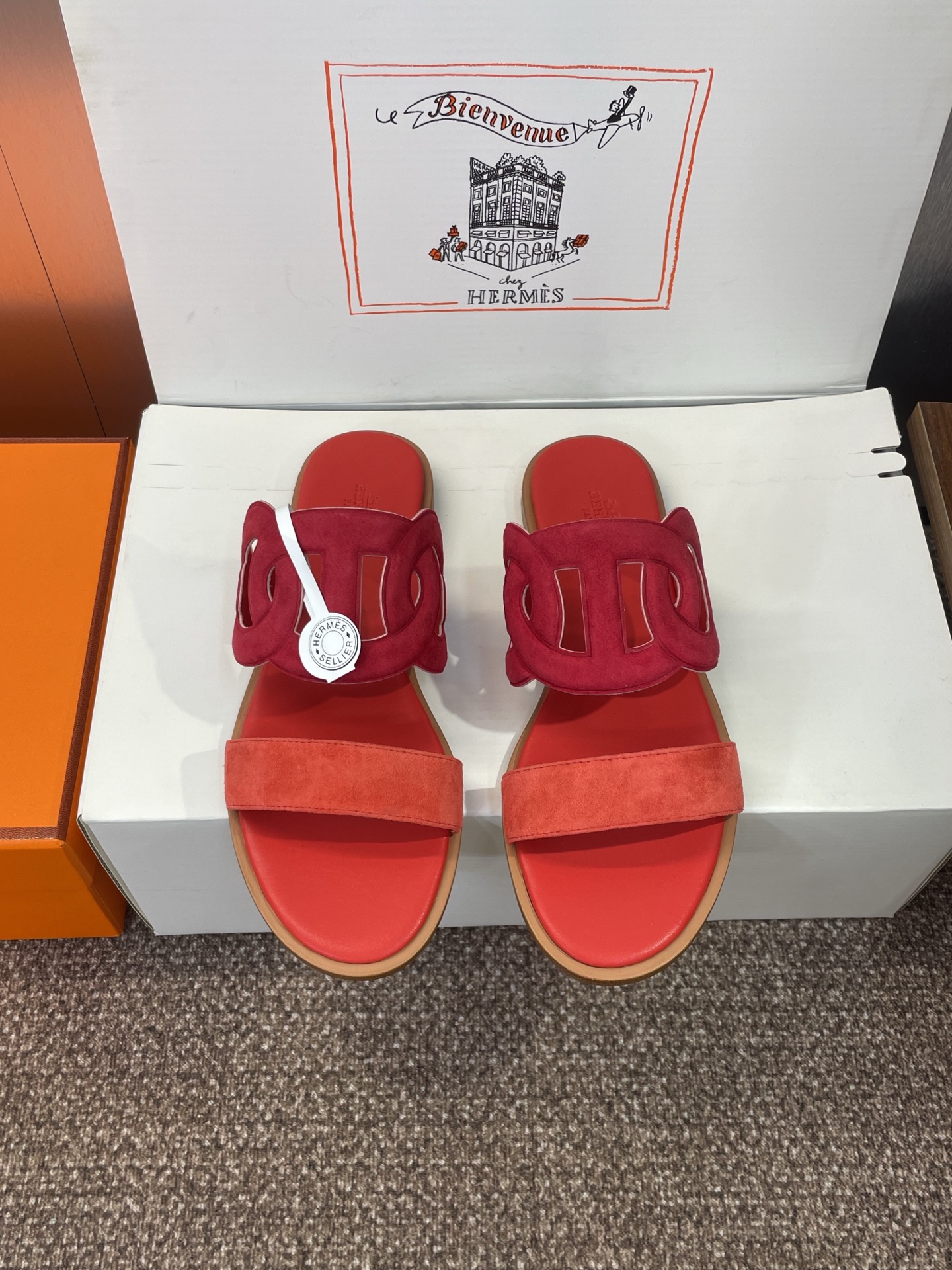 NO:495552,Dongguan goods Purchase grade Hermes Hermes 2025 spring and summer new Lagune series Chaine d’Ancre pig nostril chain pattern women’s shoes H home flat heel color-blocked round toe beach sandals Material imported sheep leather/calf leather + water-dyed cowhide inner + Italian leather outsole Size: 34-43 (34.40.41.42.43 custom-made without return), slippers, hermes, hermes, slippers, cowhide, sheep, Leather soles19860909莞货 代购级 爱马仕 Hermes 2025春夏新款 Lagune 系列 Chaine d’Ancre 猪鼻孔链条图案女鞋 H家平跟拼色圆头露趾沙滩凉拖鞋 材质进口羊猄皮/小牛皮+水染牛皮内里+意大利真皮大底 Size: 34-43 (34.40.41.42.43定制不退换）,拖鞋,hermes,hermes,slippers,cowhide,sheep,Leather soles,Women's Shoes