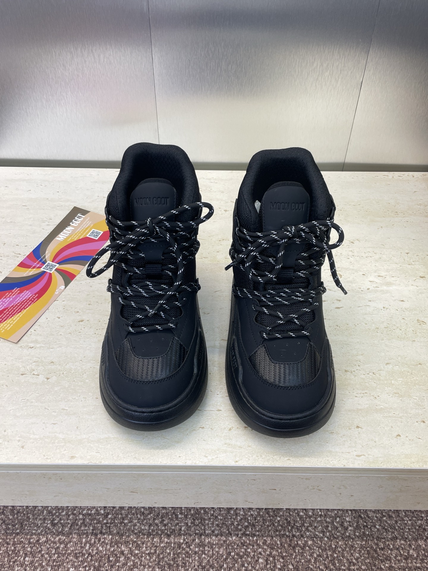 NO:512350,: MOON BOOT 2025 autumn and winter new Park Soulmate Soulmate Series Thick sole round toe high-top color-blocking tie casual sports comfortable skateboard women's shoes Material: imported calfskin splicing environmentally friendly breathable mesh fabric technology fabric + environmentally friendly mesh fabric inner + original mold open Ip foamed sole Size35-41 (40.41 custom-made non-return and exchange), snow boots, boots, cowhide19860909: MOON BOOT 2025秋冬新款 Park Soulmate 灵魂伴侣系列 厚底圆头高帮拼色系带休闲运动舒适滑板女鞋 材质:鞋面进口小牛皮拼接环保透气网眼布科技面料+环保网眼布内里+原版开模Ip发泡大底 Size35-41（40.41定制不退换）,雪地靴,boots,cowhide,Women's Shoes