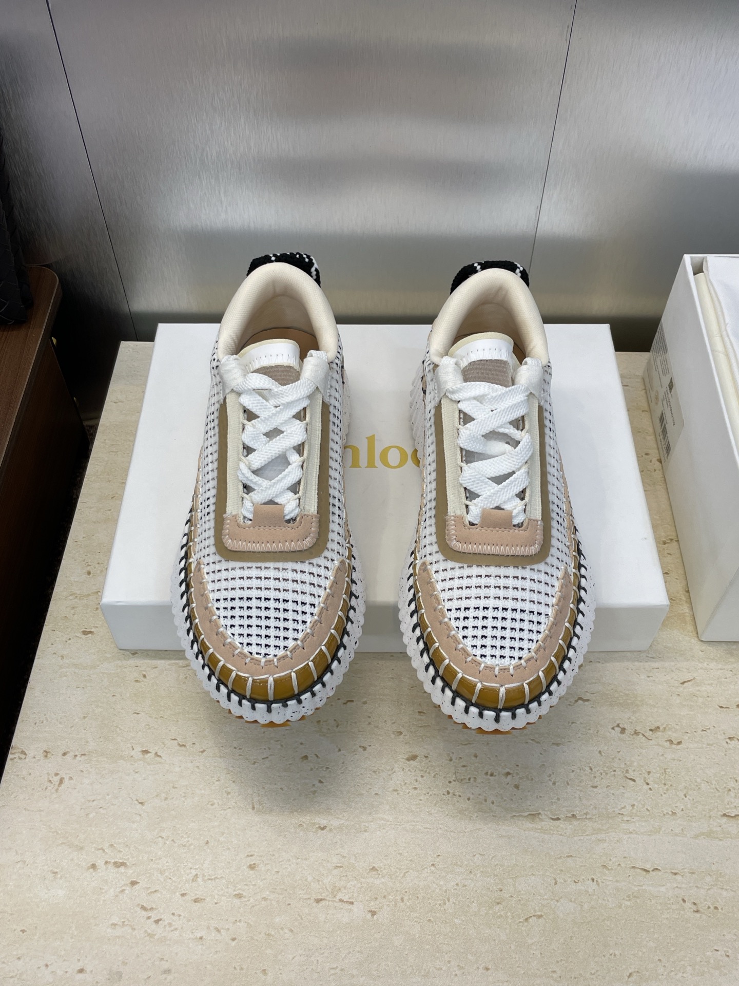 NO:536869,Chloe 2025 autumn and winter new sports running shoes, star-like thick-soled lace-up casual and fashionable color-blocking dad shoes, top high-end version on the market Material: imported calfskin upper + environmentally friendly breathable mesh cloth inner lining + water-dyed sheepskin foam footbed + original molded TPU sole Size: Women's size 35-42 (40.41.42 custom-made, no return or exchange), casual shoes/sports shoes, chloe, loewe, sneakers, cowhide, sheepskin19860909Chloe 蔻依 2025秋冬走秀新款运动跑鞋 明星同款厚底系带休闲时尚拼色老爹鞋 市面顶级高端版本 材质:鞋面进口小牛皮+环保透气网眼布内里+水染羊皮发泡垫脚+原版开模TPU大底 Size:女码35-42(40.41.42定制不退换）,休闲鞋/运动鞋,chloe,loewe,sneakers,cowhide,sheepskin,Women's Shoes