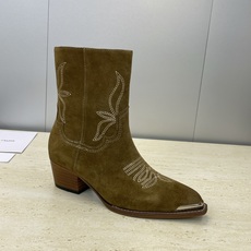 CELINE 秋冬新款朋克风格铁头机车电绣女短靴 瑟琳字母logo五金扣粗跟侧拉链尖头骑士靴材质:鞋面定 CELINE 秋冬新款朋克风格铁头机车电绣女短靴 瑟琳字母logo五金扣粗跟侧拉链尖头骑士靴材质:鞋面定