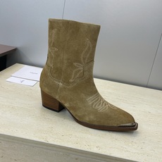 CELINE 秋冬新款朋克风格铁头机车电绣女短靴 瑟琳字母logo五金扣粗跟侧拉链尖头骑士靴材质:鞋面定 CELINE 秋冬新款朋克风格铁头机车电绣女短靴 瑟琳字母logo五金扣粗跟侧拉链尖头骑士靴材质:鞋面定