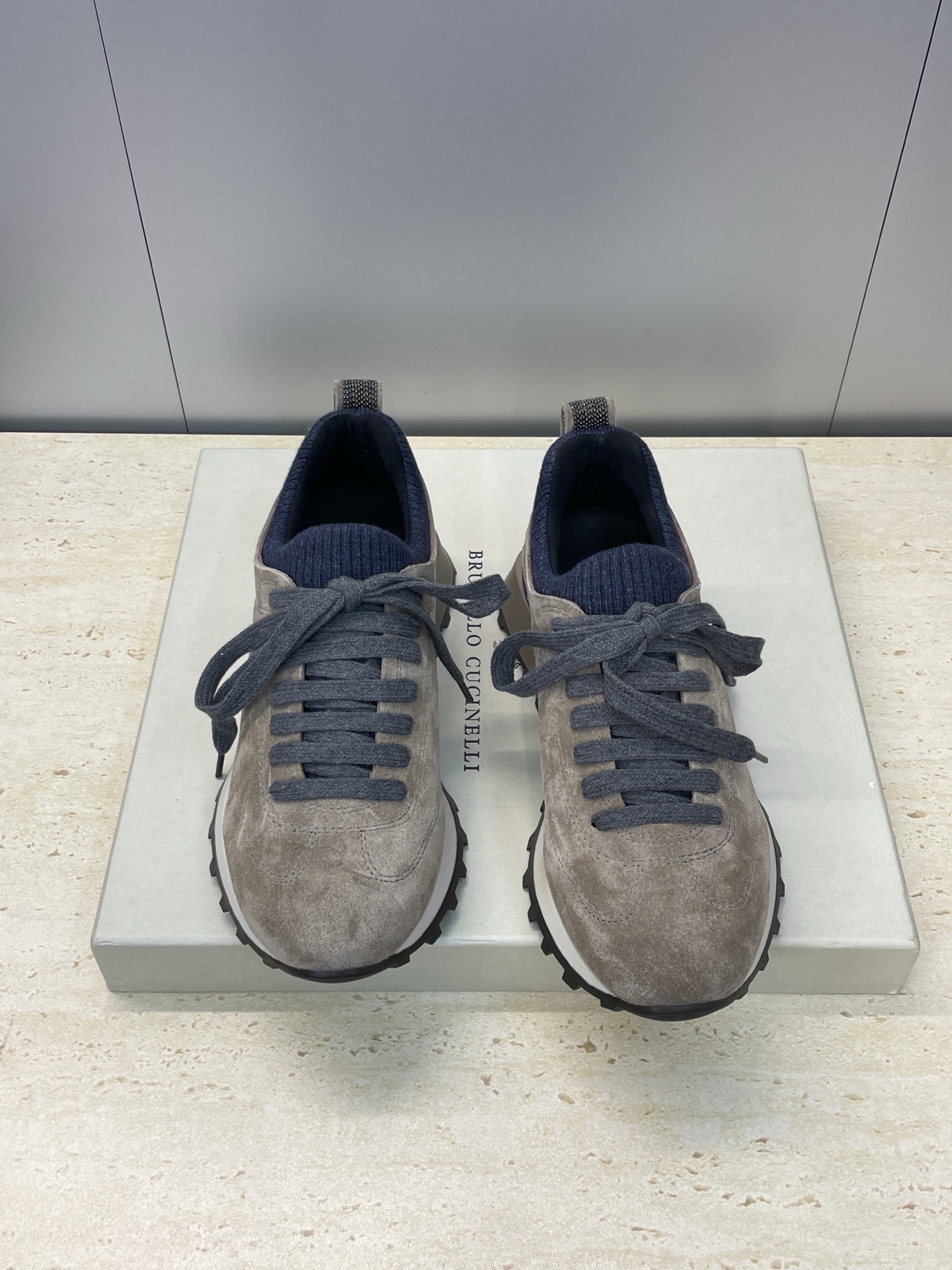 NO:578261,BRUNELLO CUCINELLI 2025 new autumn and winter color matching lace-up women's shoes BC thick-soled round-toe wool barrel iconic beaded casual sports running shoes Material upper imported sheep leather + water-dyed sheepskin lining feet + original open mold outsole Size 35-42 (40.41.42 customized non-refundable), casual shoes/sports shoes, brunello cucinelli, sneakers, sheepskin, sheep19860909BRUNELLO CUCINELLI 2025秋冬新款拼色系带女鞋 BC厚底圆头毛线筒标志性串珠休闲运动跑鞋 材质鞋面进口羊猄皮+水染羊皮内里垫脚+原版开模大底 码数35-42(40.41.42定制不退换）,休闲鞋/运动鞋,brunello cucinelli,sneakers,sheepskin,sheep,Women's Shoes