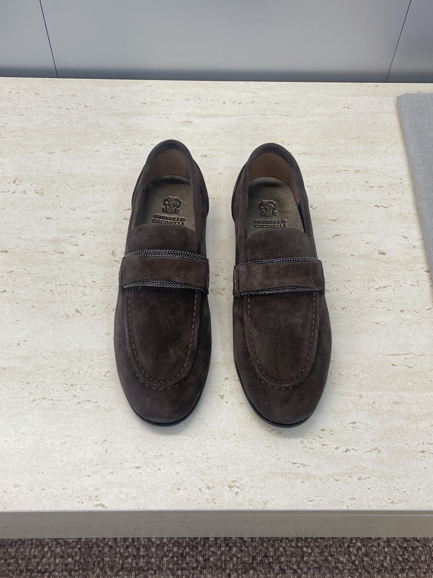 NO:594698,Brunello Cucineli Brunello Cucineli 2025 autumn and winter new beaded women's shoes BC flat round toe retro Loaf shoes Material upper imported calfskin/imported sheep suede + water-dyed sheepskin lining + Italian injection molded leather outsole Size35-39 (40 41 42 custom-made and non-returnable), loafers, brunello  cucinelli,loafers,cowhide,sheepskin,sheep,chamois leather,Leather soles19860909Brunello Cucineli 布鲁内诺库奇内利2025秋冬新款串珠女鞋 BC 平底圆头复古乐福单鞋 材质鞋面进口小牛皮/进口羊猄麂皮+水染羊皮内里+意大利注塑真皮大底 Size35-39 (40 41 42 定做不退换）,乐福鞋,brunello cucinelli,loafers,cowhide,sheepskin,sheep,chamois leather,Leather soles,Women's Shoes