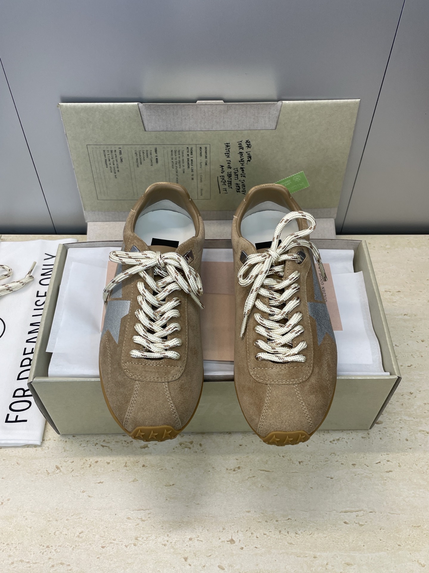 NO:612377,Guanhuo purchasing agent Golden Goos* 2025 new autumn and winter flat-soled lace-up moral casual Forrest Gump women's shoes GGDB classic round-toe color-blocked letter logo distressed skateboard sneakers Material upper original customized calfskin/cow leather/imported horse hair + water-dyed cowhide lining + original open mold outsole Size35-40 (40 customized non-refundable), casual shoes/sports shoes, sneakers, cowhide19860909莞货 代购级 Golden Goos* 2025秋冬新款平底系带德训休闲阿甘女鞋 GGDB 经典圆头拼色字母logo做旧滑板运动鞋 材质鞋面原版定制小牛皮/牛猄皮/进口马毛+水染牛皮内里+原版开模大底 Size35-40（40定制不退换）,休闲鞋/运动鞋,sneakers,cowhide,Women's Shoes