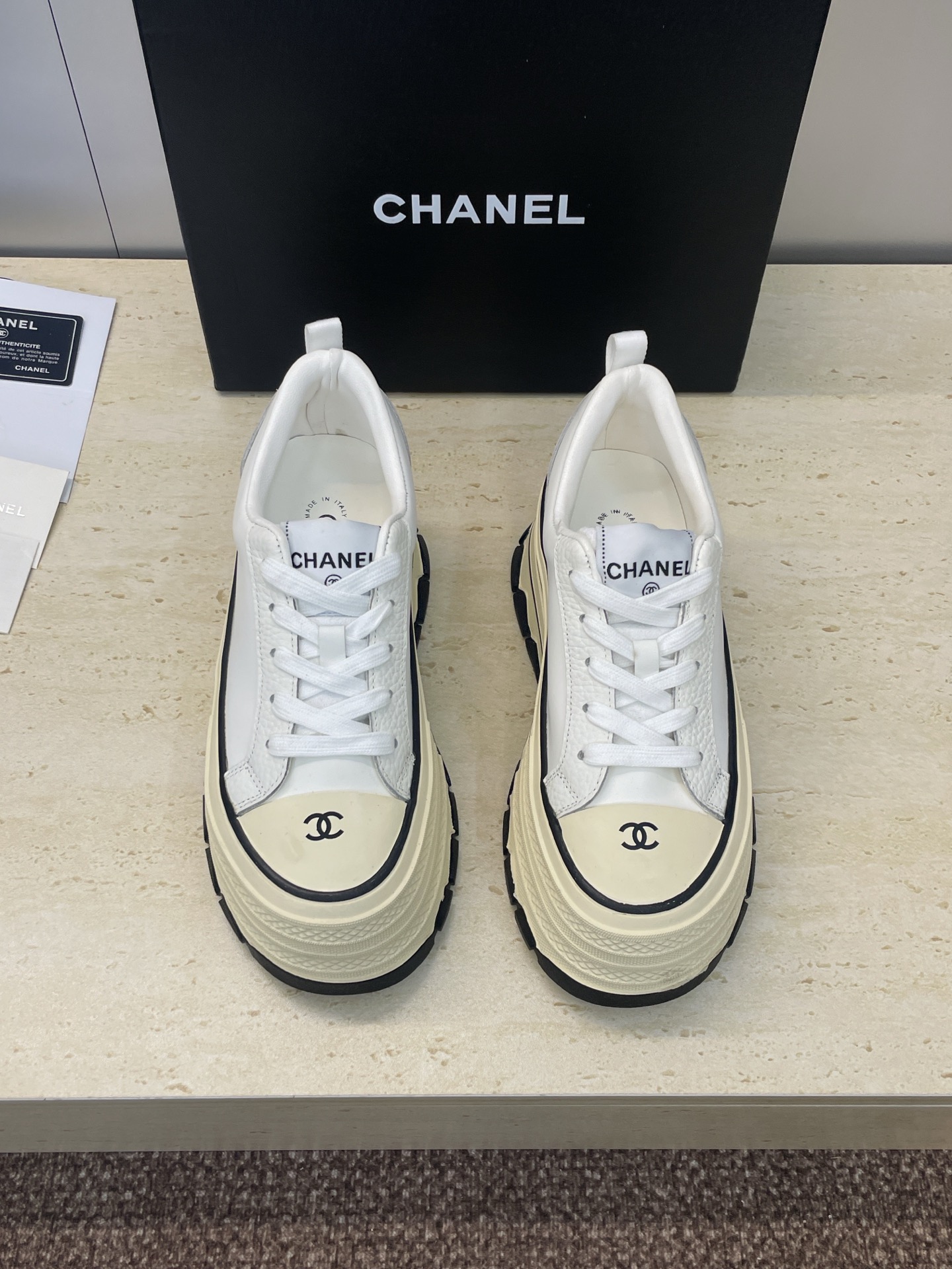 NO:612362,CHANEL Chanel 2025 autumn and winter new lace-up casual shoes, small fragrant letter logo thick-soled round-toe color-blocking sports skateboard women's shoes Material: imported calfskin upper + water-dyed sheepskin lining + original molded outsole Sole thickness: 6CM Size: women's size 35-41 (40.41 customization is not returnable), casual shoes/sports shoes, chanel, chanel, sneakers, cowhide, sheepskin19860909CHANEL 香奈儿2025秋冬新款系带休闲鞋 小香字母logo厚底圆头拼色运动滑板女鞋 材质:鞋面进口小牛皮+水染羊皮内里+原版开模大底 底厚:6CM Size:女码35-41(40.41定制不退换),休闲鞋/运动鞋,chanel,chanel,sneakers,cowhide,sheepskin,Women's Shoes