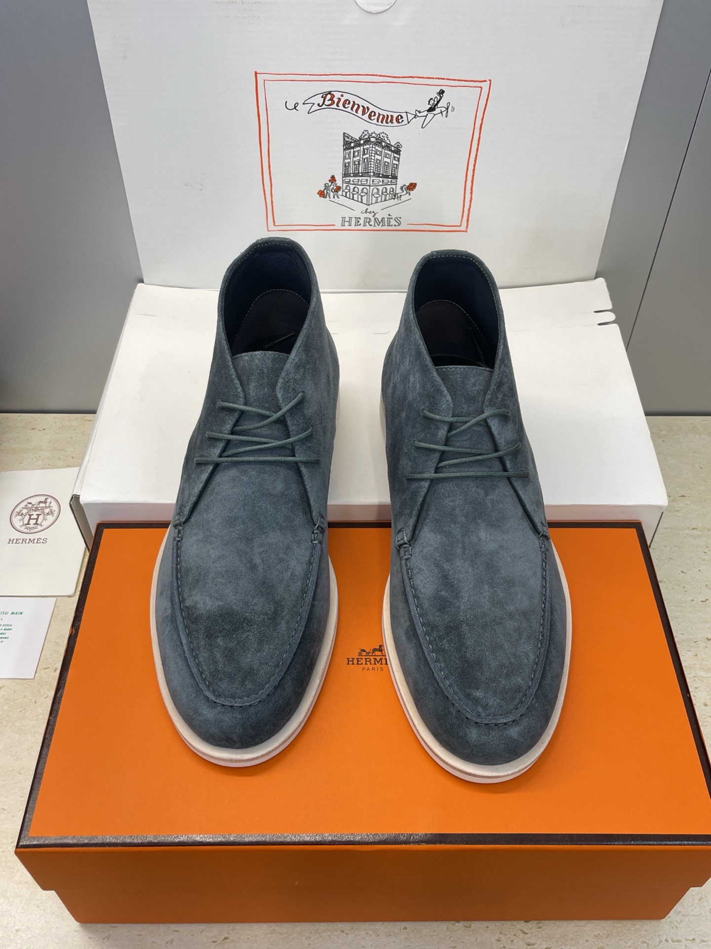 NO:625722,: Women's code/men's code (with a full set of airplane cases) Dongguan purchasing agent Hermes new autumn and winter couples Low jelly color high-top lace-up casual shoes H family letter logo comfortable and versatile flat-soled color-blocking skateboard shoes Material: imported sheepskin upper + water-dyed cowhide lining + original open-molded genuine leather welt combination Tpu outsole Size: Women's code 35-41 (40.41 customization is not returnable)  Men's size 39-45 (44.45 customized, non-returnable), loafers, hermes, hermes, loafers, cowhide, sheep19860909:女码/男码（配全套飞机盒) 莞货 代购级 爱马仕 Hermes 秋冬情侣新款 Low 果冻色高帮系带休闲鞋 H家字母logo舒适百搭平底拼色滑板鞋 材质:鞋面进口羊猄皮+水染牛皮内里+原版开模真皮沿条组合Tpu大底 Size:女码35-41(40.41定制不退换) 男码39-45（44.45定制不退换）,乐福鞋,hermes,hermes,loafers,cowhide,sheep,Women's Shoes