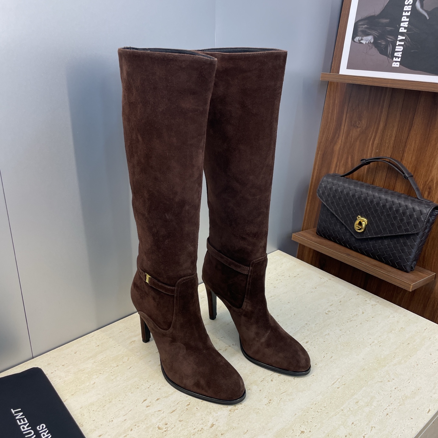 NO:628990,Saint Lauren Saint Laurent 2025 autumn and winter new high-heeled pointed toe knee-length knight boots for women YSL letter logo hardware buckle one-leg high-top motorcycle Martin boots Material upper imported calfskin + water-dyed sheepskin lining + Italian genuine leather outsole Heel height 10.5CM Size 35-41 (40.41 customized, non-refundable), boots, saint laurent, saint laurent, saint  laurent,boots,cowhide,sheepskin,Leather soles19860909Saint Lauren 圣罗兰 2025秋冬新款高跟尖头及膝骑士女长靴 YSL字母logo五金扣一脚蹬高筒机车马丁靴 材料鞋面进口小牛皮+水染羊皮内里+意大利真皮大底 跟高10.5CM 码数35-41(40.41定做不退不换）,靴子,saint laurent,saint laurent,saint laurent,boots,cowhide,sheepskin,Leather soles,Women's Shoes