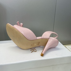 迪奥 Dior 2026早春走秀新款系列蝴蝶结果冻色女鞋 CD字母logo弧形鞋头高跟露趾后空拼色凉鞋材 迪奥 Dior 2026早春走秀新款系列蝴蝶结果冻色女鞋 CD字母logo弧形鞋头高跟露趾后空拼色凉鞋材