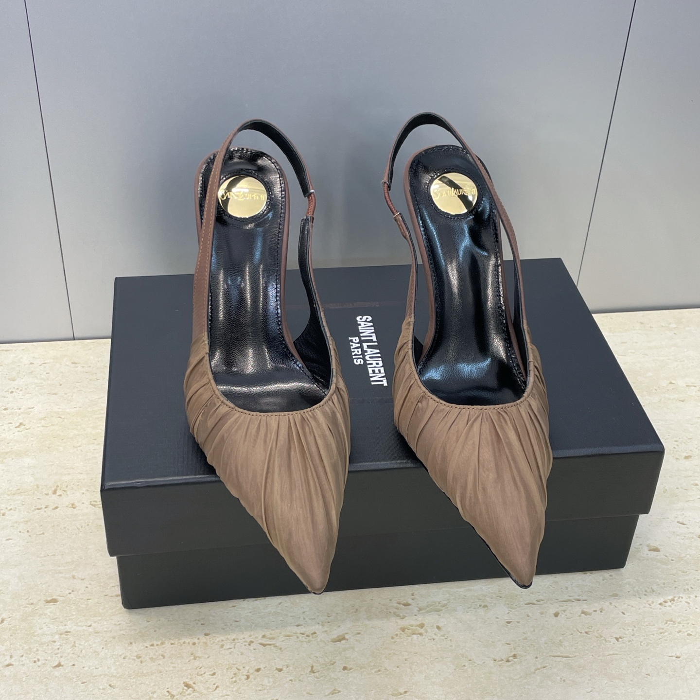 NO:652978,SAINT LAURENT PARIS Saint Laurent 2026 early spring new high-heeled Mule women's shoes YSL letter logo hardware buckle star's same pointed toe stiletto heel sandals Material: imported sheepskin upper/environmentally friendly breathable mesh + water-dyed sheepskin lining + Italian genuine leather outsole Heel height: 9.5CM Size: 35-42 (40.41.42 custom-made non-refundable), high-heeled sandals, saint laurent, saint  laurent,saint laurent,sandals,high heels,sheepskin,sheep,leather soles19860909SAINT LAURENT PARIS 圣罗兰2026早春新款高跟穆勒女鞋 YSL字母logo五金扣明星同款尖头细跟后空凉鞋 材质:鞋面进口羊猄皮/环保透气网纱+水染羊皮里+意大利真皮大底 跟高:9.5CM Size:35-42(40.41.42订做不退换),高跟鞋凉鞋,saint laurent,saint laurent,saint laurent,sandals,high heels,sheepskin,sheep,Leather soles,Women's Shoes