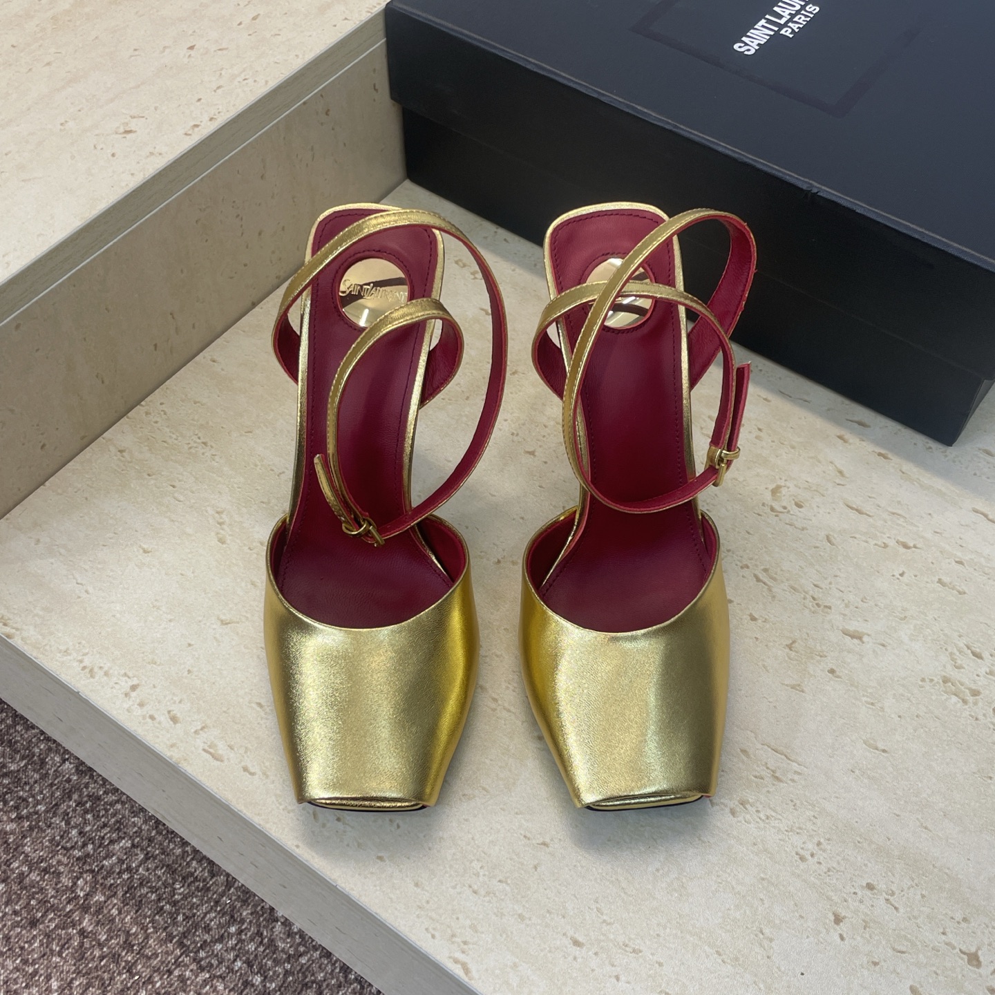 NO:681327,SAINT LAURENT PARIS 2026 early spring new high-heeled women's shoes with empty back YSL letter logo square head fish mouth slender heel jelly color sandals Material: imported cow patent leather upper + water-dyed sheepskin lining + Italian genuine leather outsole Heel height: 9.5CM Size: 35-42 (40.41.42 custom-made non-refundable), high-heeled sandals, saint laurent, saint laurent, saint  laurent,sandals,high heels,sheepskin,leather soles19860909SAINT LAURENT PARIS 圣罗兰2026早春新款高跟后空女鞋 YSL字母logo方头鱼嘴细跟果冻色凉鞋 材质:鞋面进口牛漆皮+水染羊皮里+意大利真皮大底 跟高:9.5CM Size:35-42(40.41.42订做不退换),高跟鞋凉鞋,saint laurent,saint laurent,saint laurent,sandals,high heels,sheepskin,Leather soles,Women's Shoes