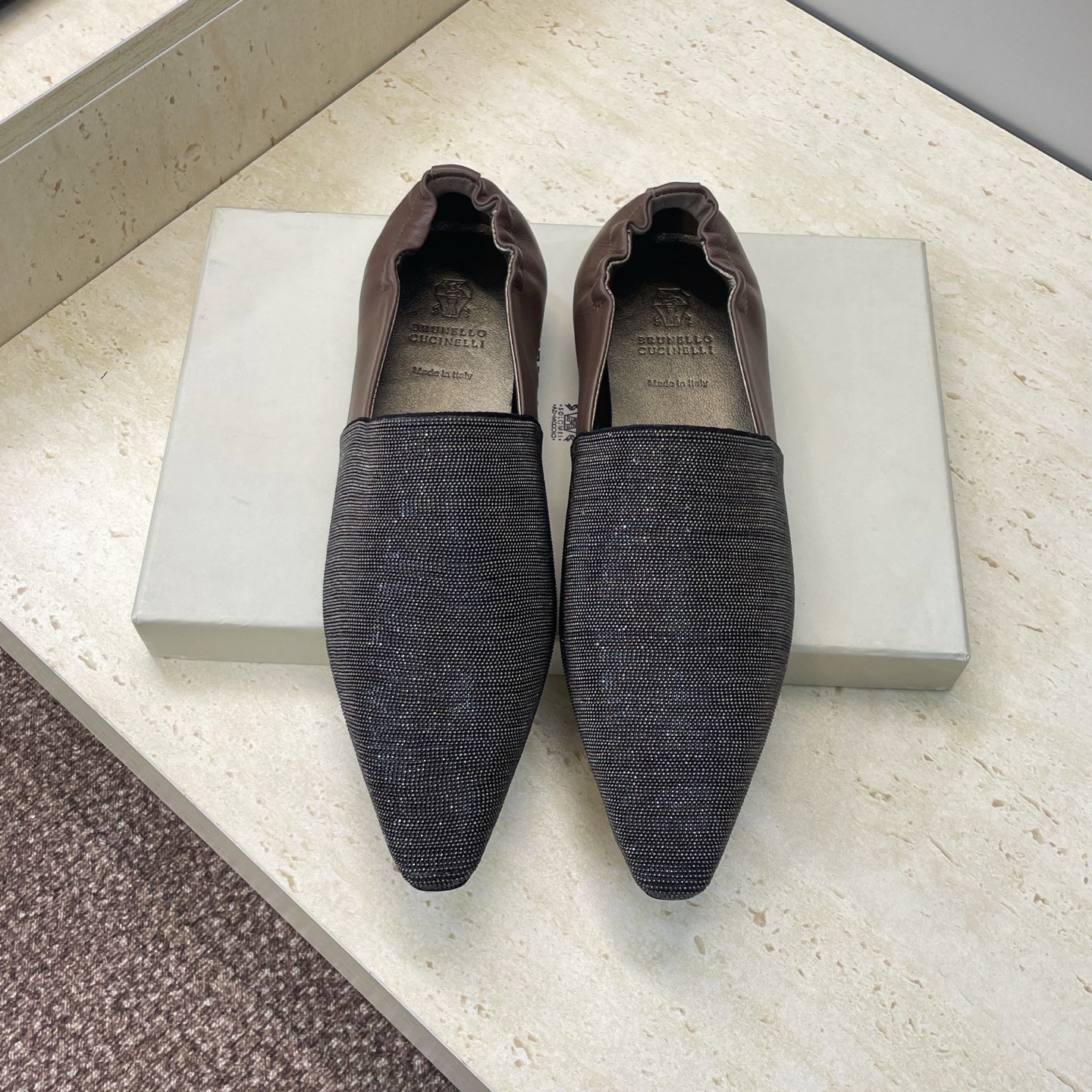 NO:682545,Brunello Cucineli Brunello Cucineli 2026 early spring new beaded women's shoes BC flat square toe color-blocked lazy casual shoes Material upper imported calfskin/imported sheepskin + water-dyed sheepskin lining + Italian injection molded leather outsole Size35-39 (40 41 42 customized and non-returnable), half slippers, brunello cucinelli,cowhide,sheepskin,sheep,Leather  soles19860909Brunello Cucineli 布鲁内诺库奇内利2026早春新款串珠女鞋 BC平底方头拼色懒人休闲单鞋 材质鞋面进口小牛皮/进口羊猄皮+水染羊皮内里+意大利注塑真皮大底 Size35-39 (40 41 42 定做不退换）,半拖单鞋,brunello cucinelli,cowhide,sheepskin,sheep,Leather soles,Women's Shoes