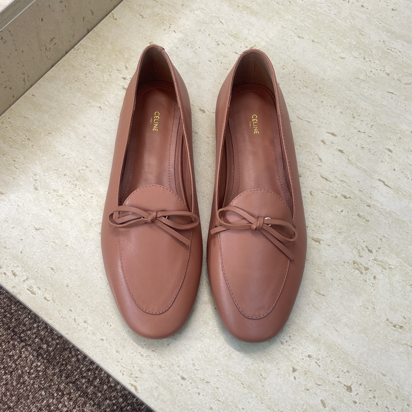 NO:705705,CELINE Celine 2026 new early spring jelly color flat-soled Mary Jane ballet doll women's shoes. Stars' same letter logo tassel bow color-blocking Loaf shoes. Material upper imported mixed sheepskin + water-dyed sheepskin lining + Italian leather outsole Size: 35-41 (40.41 customization is not returnable), loafers, celine, loafers, mary jane, sheepskin, Leather soles19860909CELINE 瑟琳 2026早春新款果冻色平底玛丽珍芭蕾舞娃娃女鞋 明星同款字母logo流苏蝴蝶结拼色乐福单鞋 材质鞋面进口混种羊皮+水染羊皮内里+意大利真皮大底 Size: 35-41(40 .41定制不退换）,乐福鞋,celine,loafers,mary jane,sheepskin,Leather soles,Women's Shoes