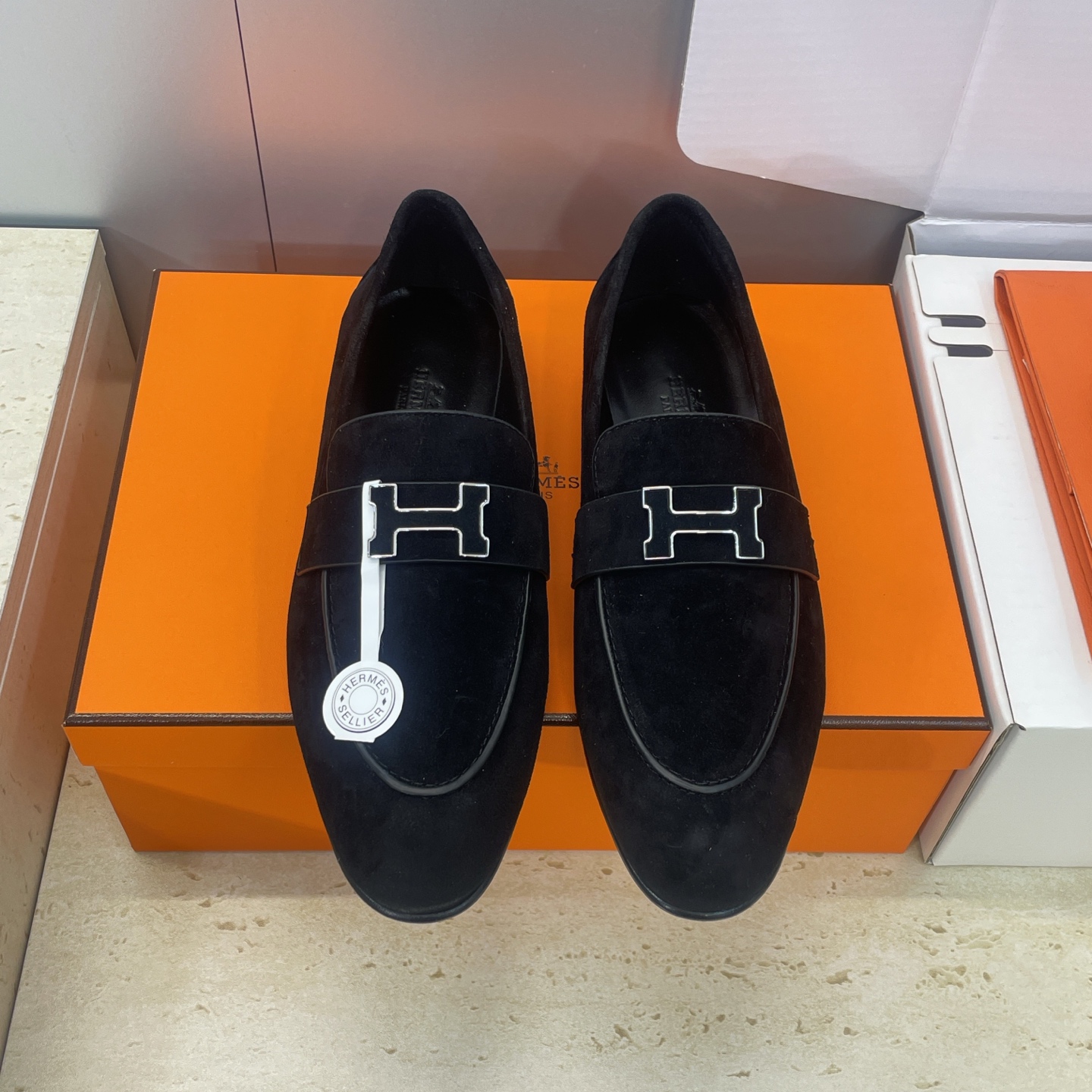 NO:706188,(With a complete set of airplane cases) Guanhuo purchasing agent Hermes 2025 autumn and winter classic Paris jelly new color low-heeled Mary Jane ballerina shoes H family letter logo hardware enamel buckle flat round toe color matching loafers Material upper imported calfskin/imported sheepskin + water-dyed cowhide lining + Italian injection molded leather outsole Heel height 1.5CM Size:  34-43 (34.40.41.42.43 customization is not returnable), loafers, hermes, hermes, loafers, mary jane, cowhide, sheep, Leather soles19860909(配全套飞机盒) 莞货 代购级 爱马仕 Hermes 2025 秋冬经典款Paris 果冻新色低跟玛丽珍芭蕾舞女鞋 H家字母logo五金珐琅扣平底圆头拼色乐福单鞋 材质鞋面进口小牛皮/进口羊猄皮+水染牛皮内里+意大利注塑真皮大底 跟高1.5CM Size: 34-43(34.40.41.42.43定制不退换）,乐福鞋,hermes,hermes,loafers,mary jane,cowhide,sheep,Leather soles,Women's Shoes