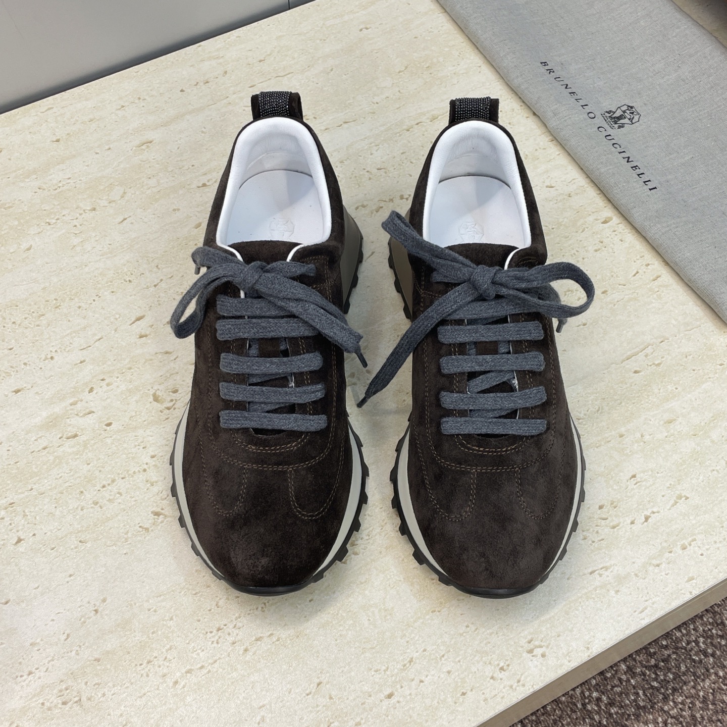 NO:707629,BRUNELLO CUCINELLI 2026 early spring new color matching lace-up women's shoes BC thick-soled pointed-toe iconic beaded casual sports running shoes Material upper imported sheep leather + original customized beads + water-dyed sheepskin lining feet + original open-molded Tpu outsole Size 35-42 (40.41.42 customized non-returnable), casual shoes/sports shoes, brunello cucinelli, sneakers, sheepskin, sheep19860909BRUNELLO CUCINELLI 2026早春新款拼色系带女鞋 BC厚底尖头标志性串珠休闲运动跑鞋 材质鞋面进口羊猄皮+原版定制串珠+水染羊皮内里垫脚+原版开模Tpu大底 码数35-42(40.41.42定制不退换）,休闲鞋/运动鞋,brunello cucinelli,sneakers,sheepskin,sheep,Women's Shoes