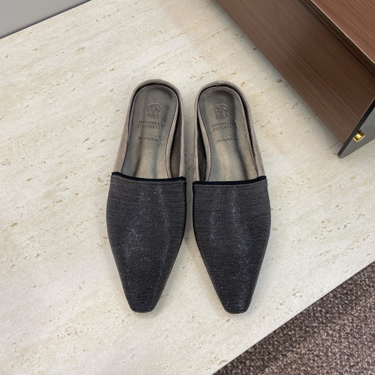 NO:706927,Brunello Cucineli Brunello Cucineli 2026 early spring new beaded women's shoes BC flat square toe color-blocked Mule sandals Material upper imported calfskin/imported sheepskin + water-dyed sheepskin lining + Italian injection molded leather outsole Size35-39 (40 41 42 custom-made and non-refundable), sandals, brunello  cucinelli,sandals,slippers,cowhide,sheepskin,sheep,Leather soles19860909Brunello Cucineli 布鲁内诺库奇内利2026早春新款串珠女鞋 BC平底方头拼色穆勒凉拖鞋 材质鞋面进口小牛皮/进口羊猄皮+水染羊皮内里+意大利注塑真皮大底 Size35-39 (40 41 42 定做不退换）,凉鞋,brunello cucinelli,sandals,slippers,cowhide,sheepskin,sheep,Leather soles,Women's Shoes