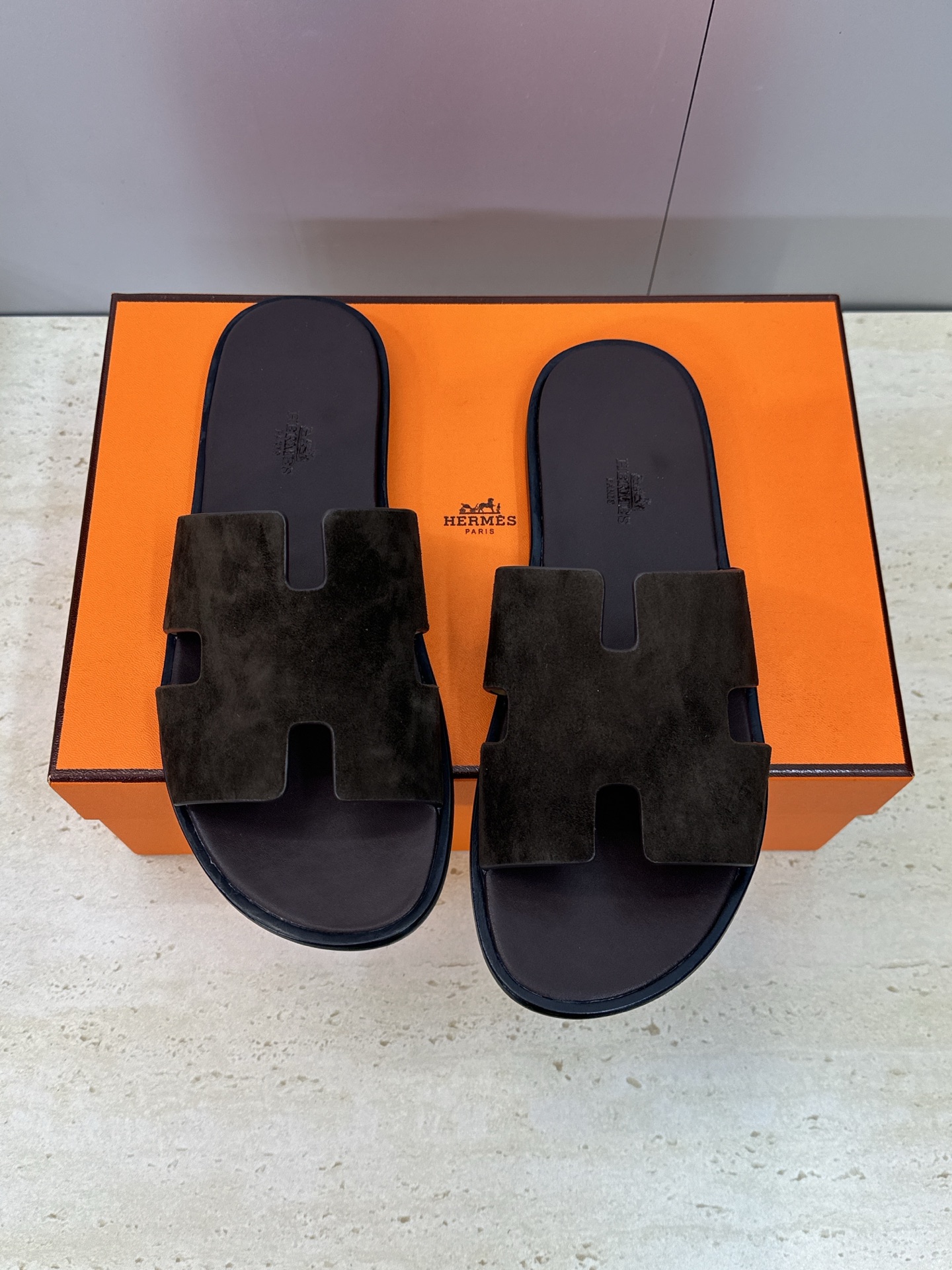 NO:747913,(Men's size only) Hermes Classic Series Lzmir 2026 Early Spring New Color I-Flop Men's Shoes H Family Flat Round Toe Open Toe Color Block Sandals Material Upper Imported Calfskin/Imported Sheepskin + Water-dyed Cowhide Lining + Italian Genuine Leather Outsole Size: 38-46 (38.45.46 customization is non-refundable), slippers, hermes, hermes, slippers, cowhide, sheep, Leather  soles19860909(仅男码） 爱马仕 Hermes经典系列 Lzmir 2026早春新色工字拖男鞋 H家平底圆头露趾拼色凉拖鞋 材质鞋面进口小牛皮/进口羊猄皮+水染牛皮内里+意大利真皮大底 Size: 38-46(38.45.46定制不退换),拖鞋,hermes,hermes,slippers,cowhide,sheep,Leather soles,Women's Shoes