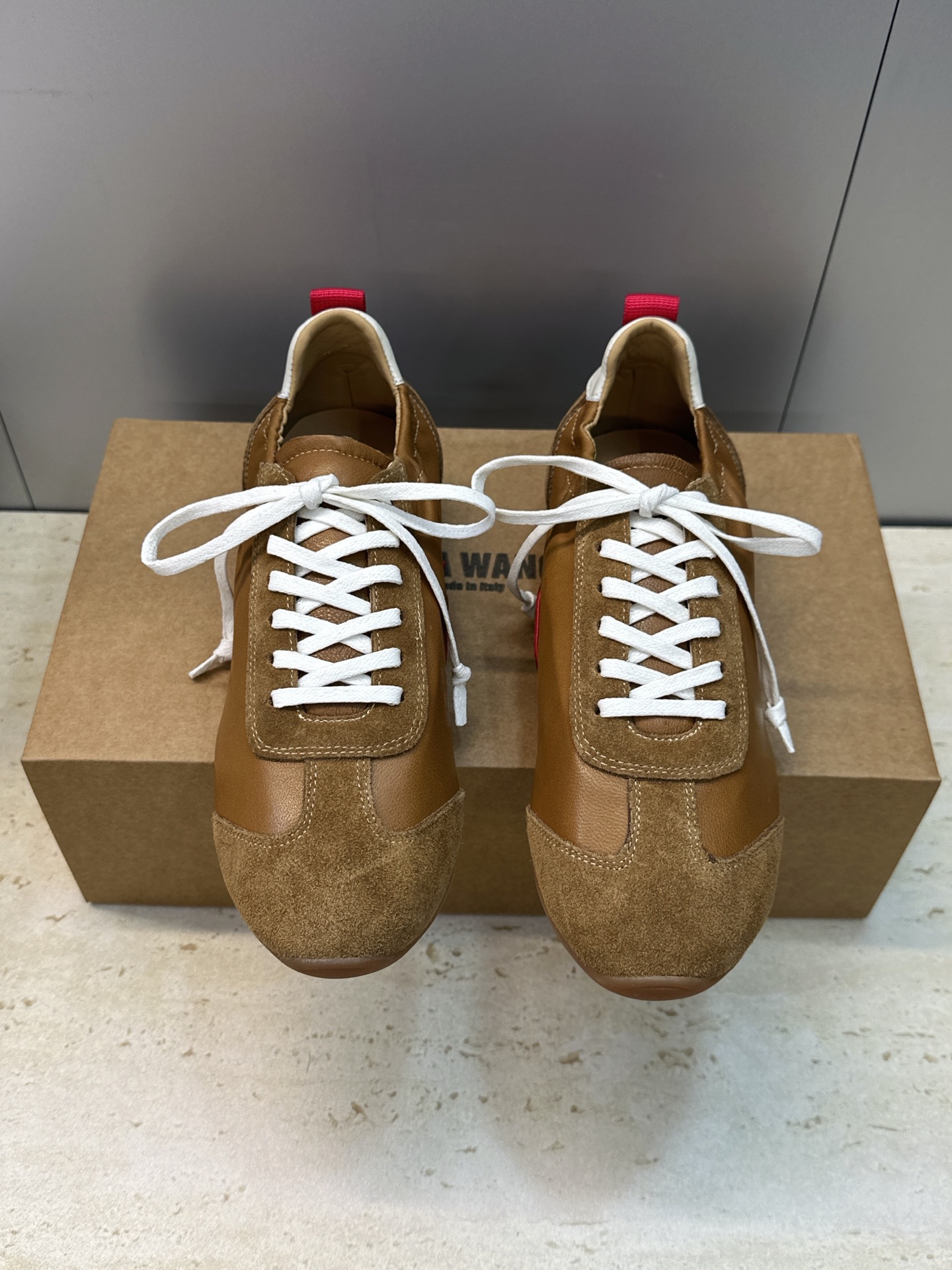 NO:747911,UMA WANG 2026 early spring new retro lace-up casual moral women's shoes UW Dancing Horse King flat-soled color-blocked elastic wrinkle sports comfortable Forrest Gump white shoes Material: imported mixed sheepskin upper + water-dyed sheepskin lining + original open-molded rubber outsole size 35-41 (customized at 40.41, non-returnable), casual shoes/sports shoes, sneakers, sheepskin19860909UMA WANG 2026早春新款复古系带休闲徳训女鞋 UW 舞马王平底拼色弹力折皱运动舒适阿甘小白鞋 材质:鞋面进口混种羊皮+水染羊皮内里+原版开模橡胶大底 size35-41(40.41定制不退换),休闲鞋/运动鞋,sneakers,sheepskin,Women's Shoes