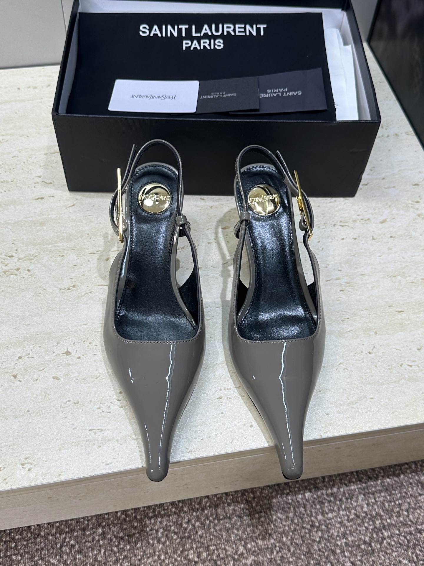 NO:789802,SAINT LAURENT PARIS Saint Laurent 2026 early spring new high-heeled women's sandals YSL letter logo star with the same pointed toe stiletto heel witch shoes Material: imported cow patent leather upper + water-dyed sheepskin lining + Italian genuine leather outsole Heel height: 6CM Size: 35-42 (40.41.42 custom-made non-returnable), sandals, saint laurent, saint laurent, saint  laurent,sandals,sheepskin,leather soles19860909SAINT LAURENT PARIS 圣罗兰2026早春新款高跟女凉鞋 YSL字母logo明星同款尖头细跟后空女巫鞋 材质:鞋面进口牛漆皮+水染羊皮里+意大利真皮大底 跟高:6CM Size:35-42(40.41.42订做不退换),凉鞋,saint laurent,saint laurent,saint laurent,sandals,sheepskin,Leather soles,Women's Shoes