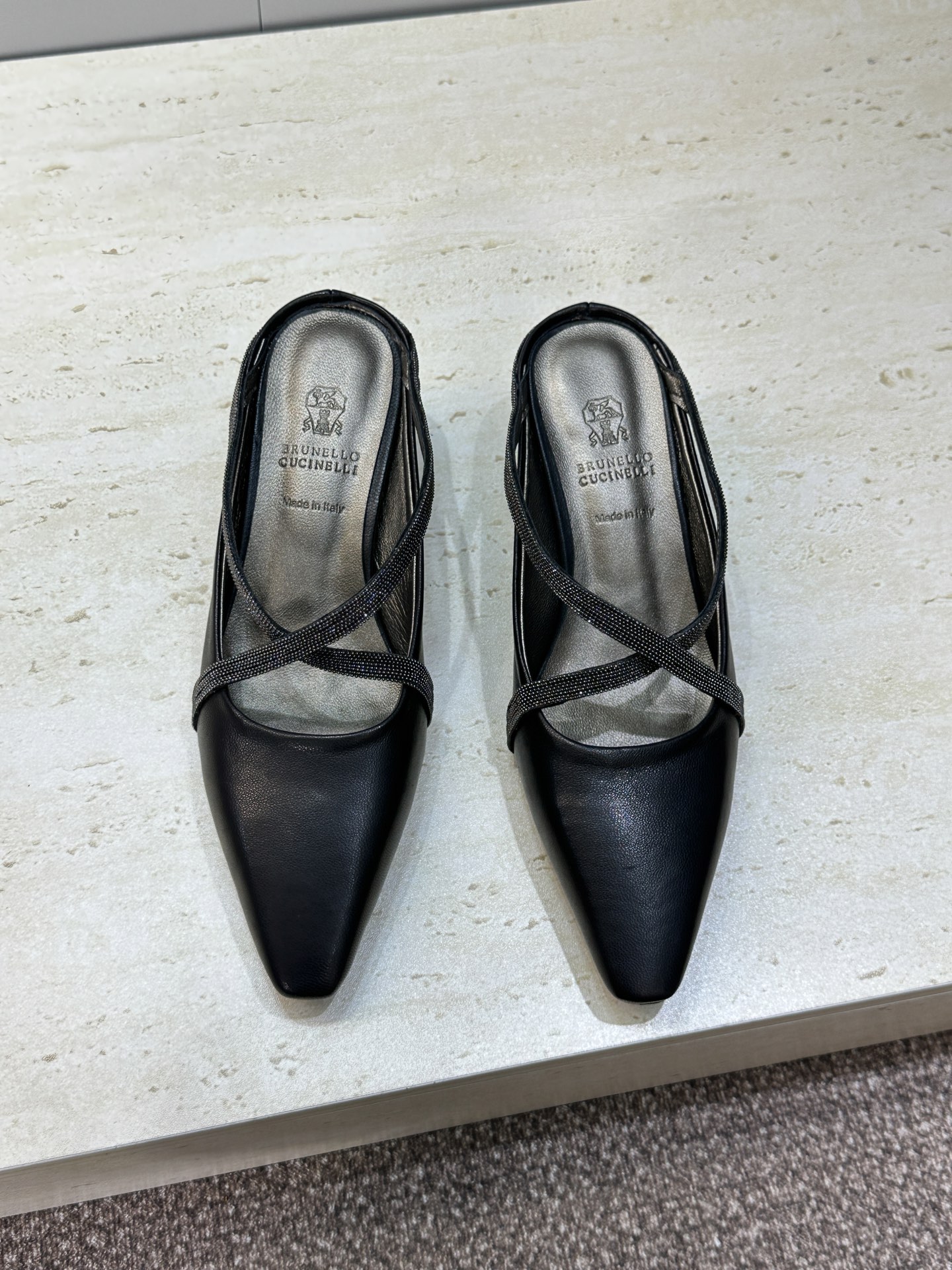 NO:789824,Brunello Cucineli Brunello Cucineli 2026 early spring new beaded cross-strap women's shoes BC low-heeled small square toe color-blocked Mule sandals Material upper imported calfskin/imported sheepskin + water-dyed sheepskin lining + Italian injection molded leather outsole Heel height: 4.5CM Size35-39 (40 41 42 customized non-returnable), half drag, brunello  cucinelli,slippers,cowhide,sheepskin,sheep,Leather soles19860909Brunello Cucineli 布鲁内诺库奇内利2026早春新款串珠交叉带女鞋 BC 低跟小方头拼色穆勒凉拖鞋 材质鞋面进口小牛皮/进口羊猄皮+水染羊皮内里+意大利注塑真皮大底 跟高:4.5CM Size35-39 (40 41 42 定做不退换）,半拖,brunello cucinelli,slippers,cowhide,sheepskin,sheep,Leather soles,Women's Shoes