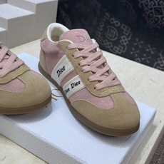 迪奥 Dior 2026春夏新款Ribbon系带休闲帆布运动小白鞋 CD字母logo织带平底圆头拼色阿甘 迪奥 Dior 2026春夏新款Ribbon系带休闲帆布运动小白鞋 CD字母logo织带平底圆头拼色阿甘